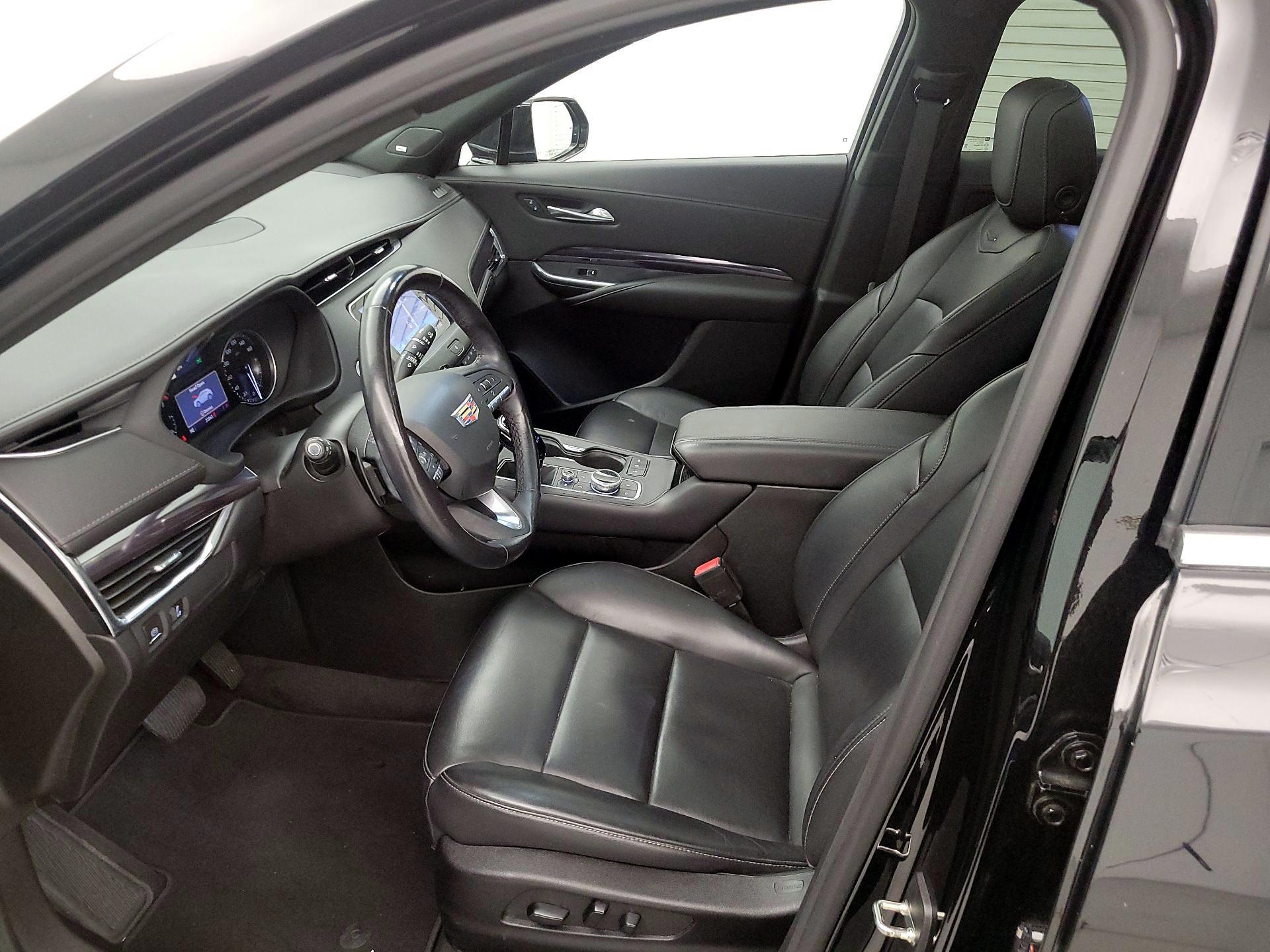 Thumbnail: 2023 Cadillac XT4 - 11