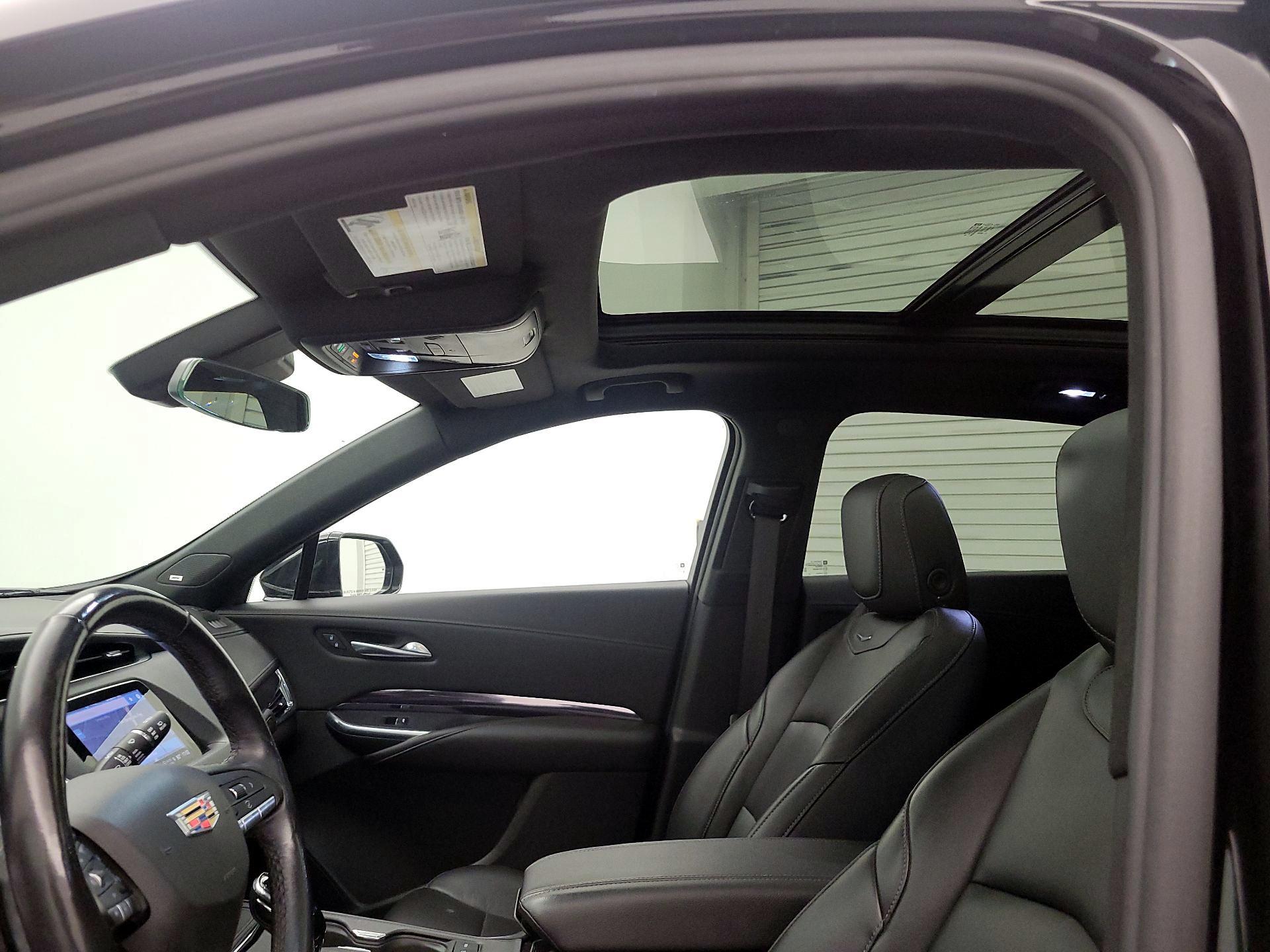 Thumbnail: 2023 Cadillac XT4 - 20