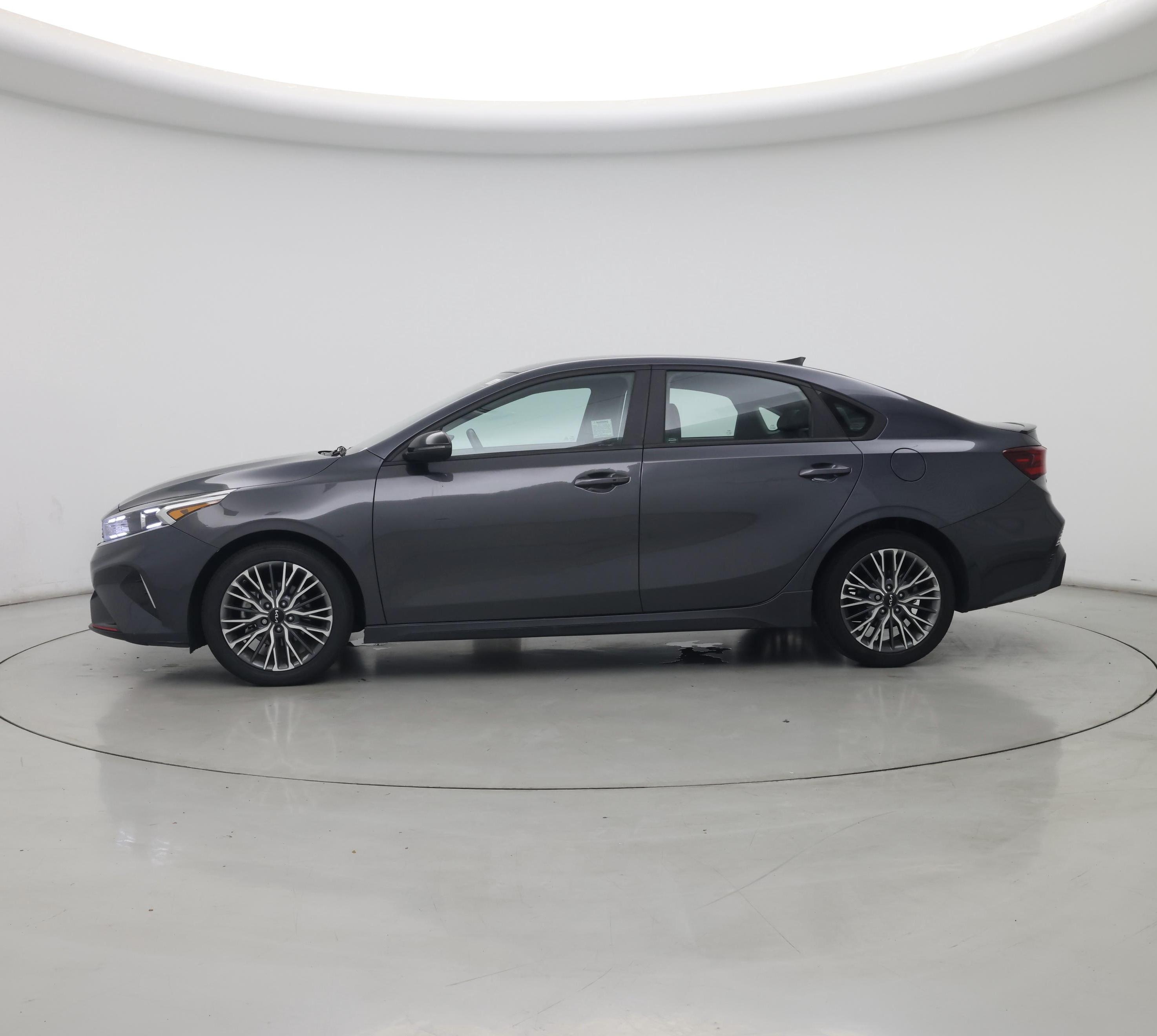 Thumbnail: 2023 Kia Forte - 3