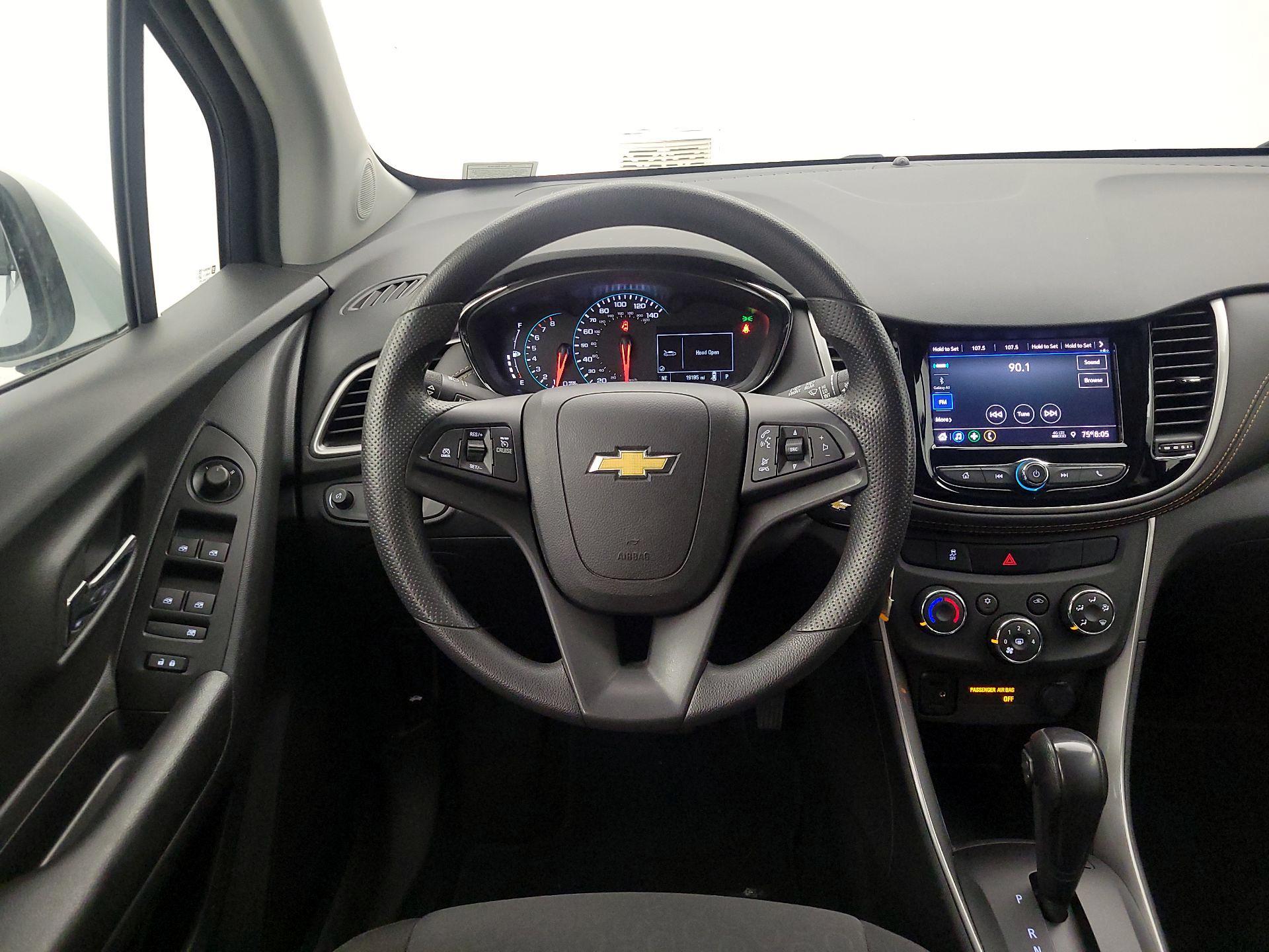 Thumbnail: 2022 Chevrolet Trax - 10