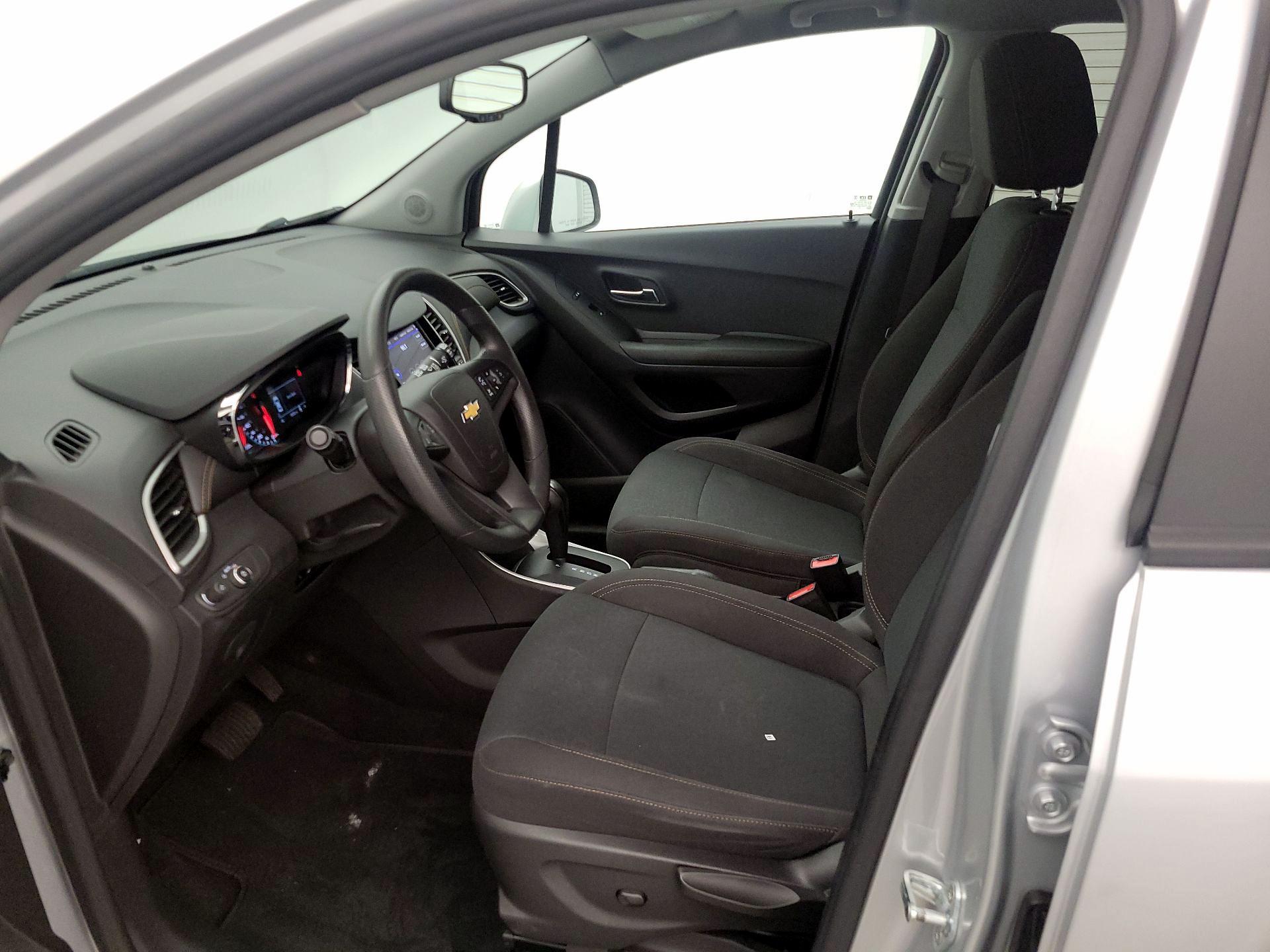 Thumbnail: 2022 Chevrolet Trax - 11