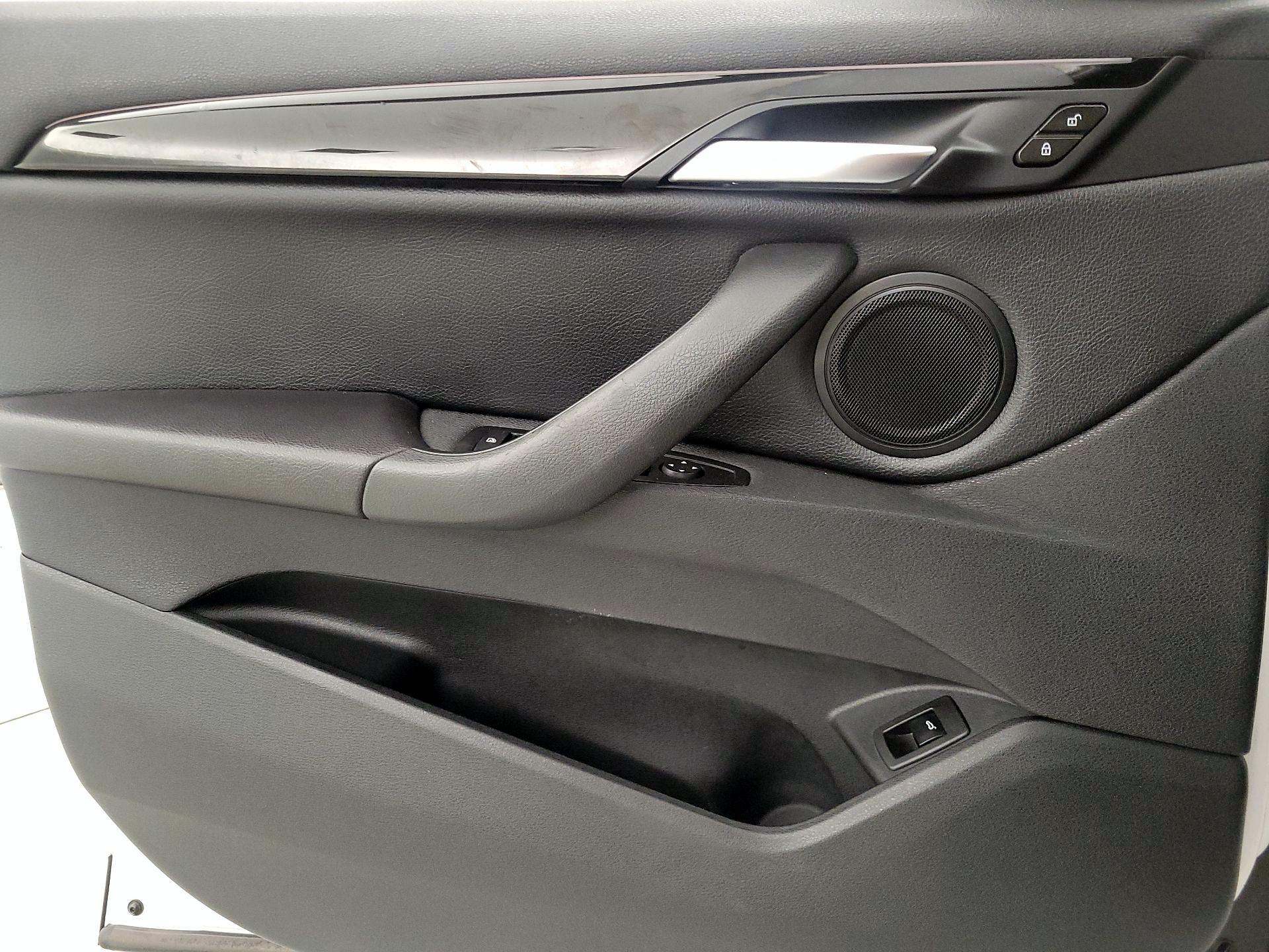 Thumbnail: 2016 BMW X1 - 12