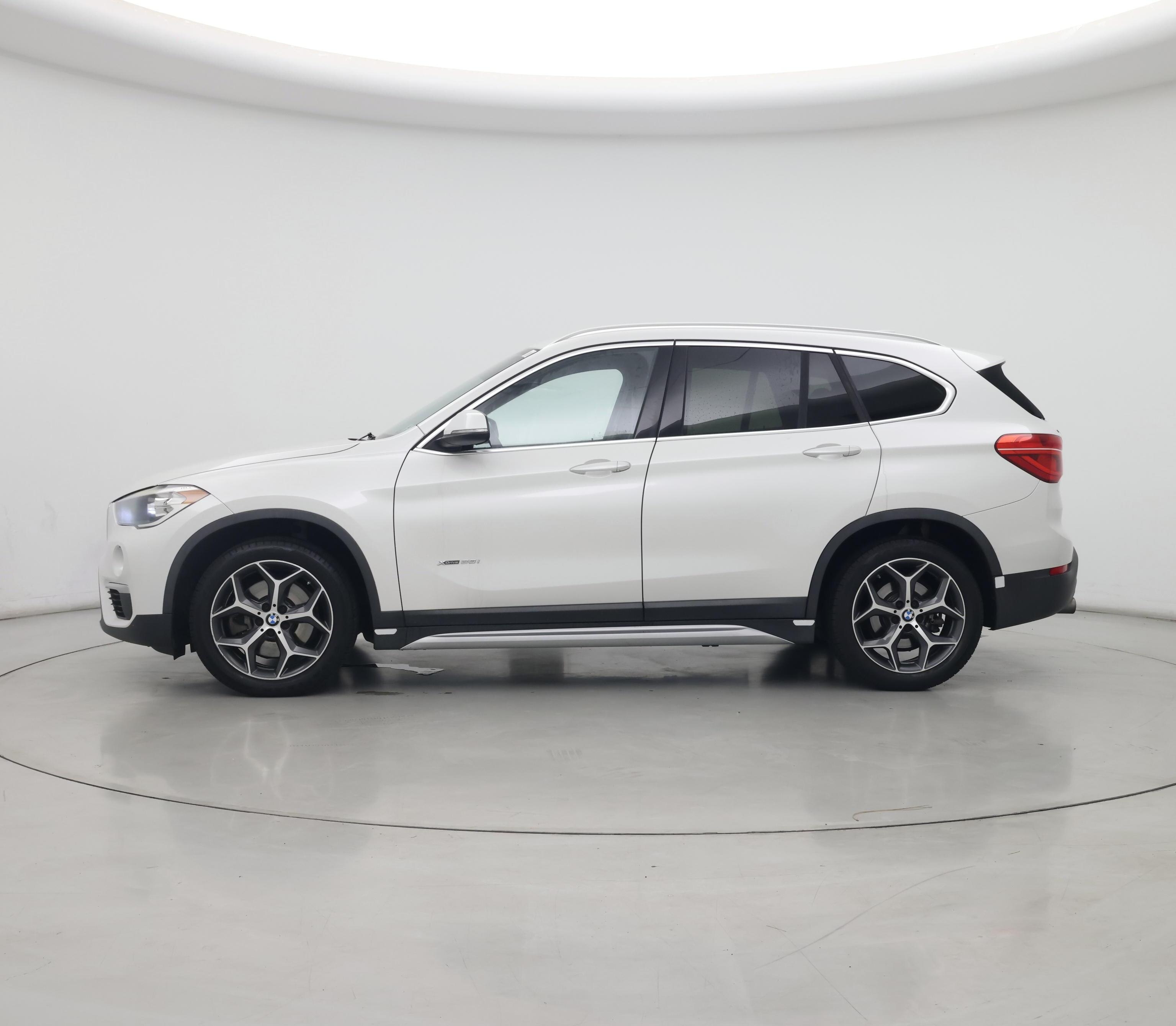 Thumbnail: 2016 BMW X1 - 3