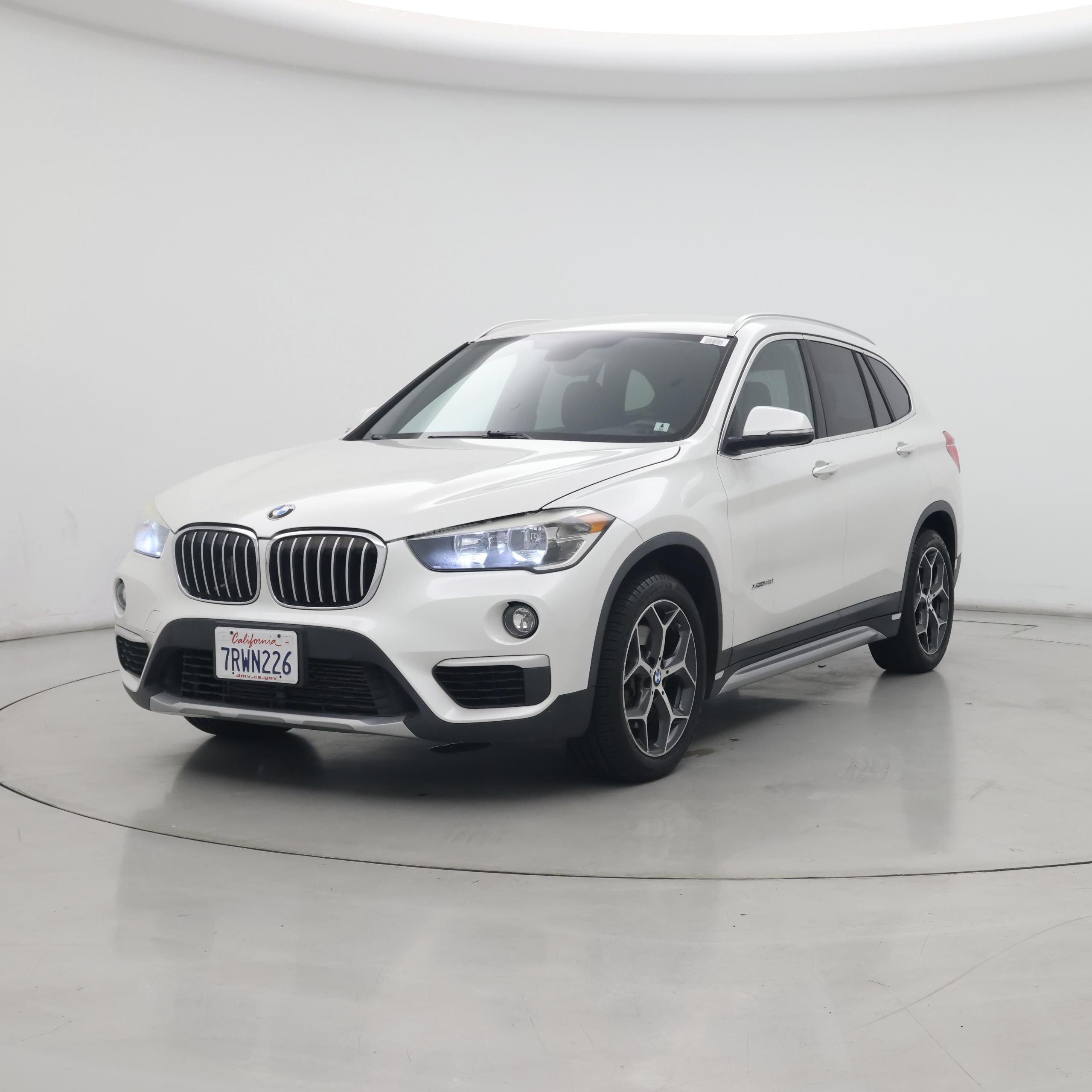 Thumbnail: 2016 BMW X1 - 4
