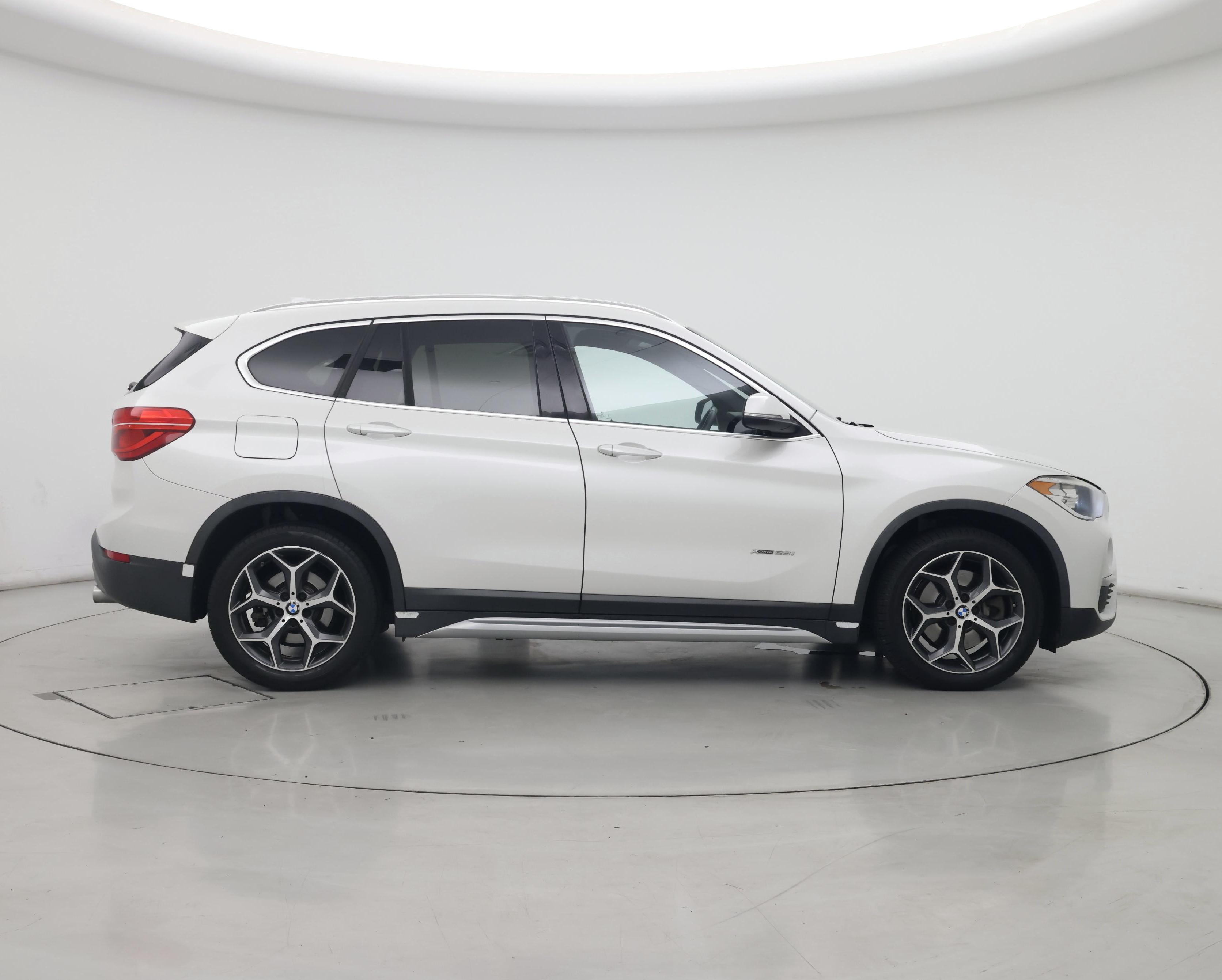 Thumbnail: 2016 BMW X1 - 7