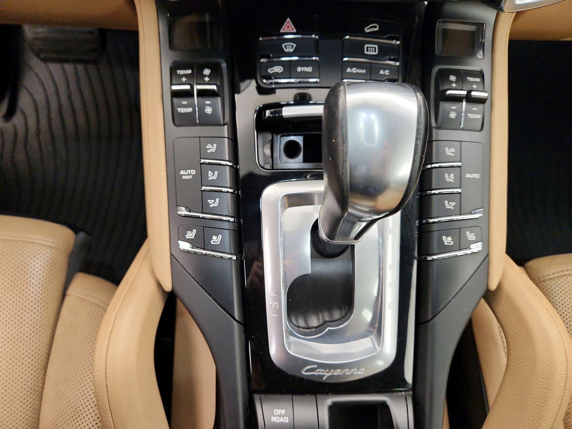 Thumbnail: 2018 Porsche Cayenne - 18