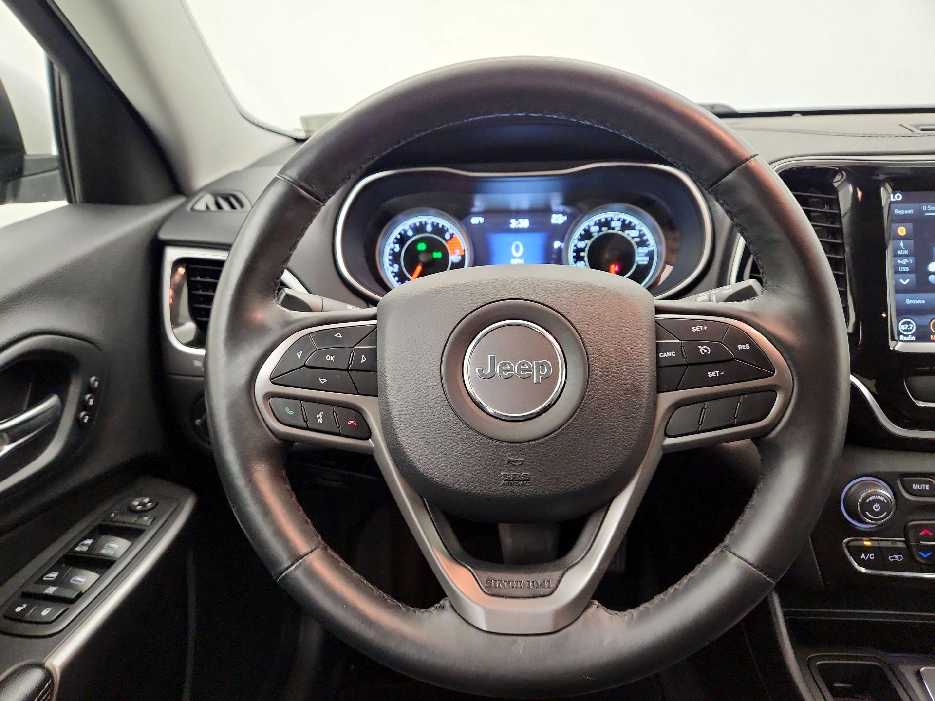Thumbnail: 2019 Jeep Cherokee - 10