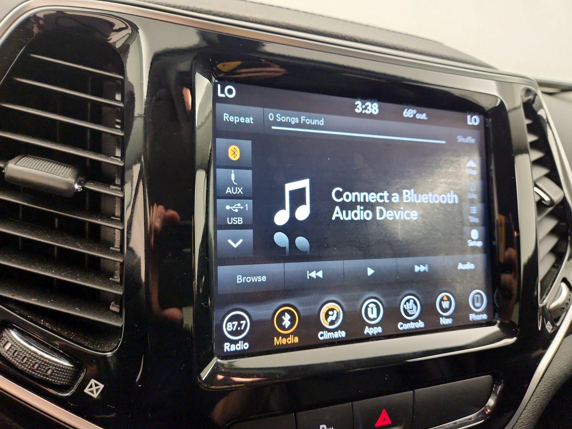 Thumbnail: 2019 Jeep Cherokee - 15