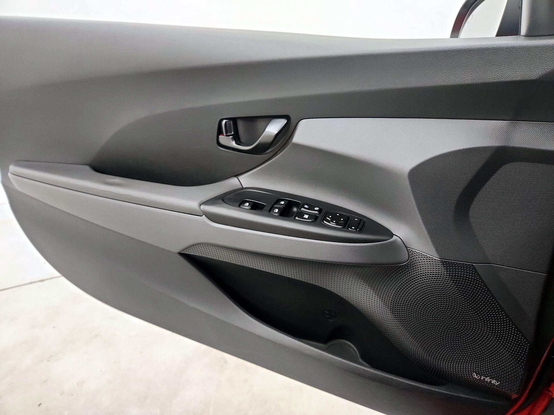 Thumbnail: 2022 Hyundai Veloster - 12