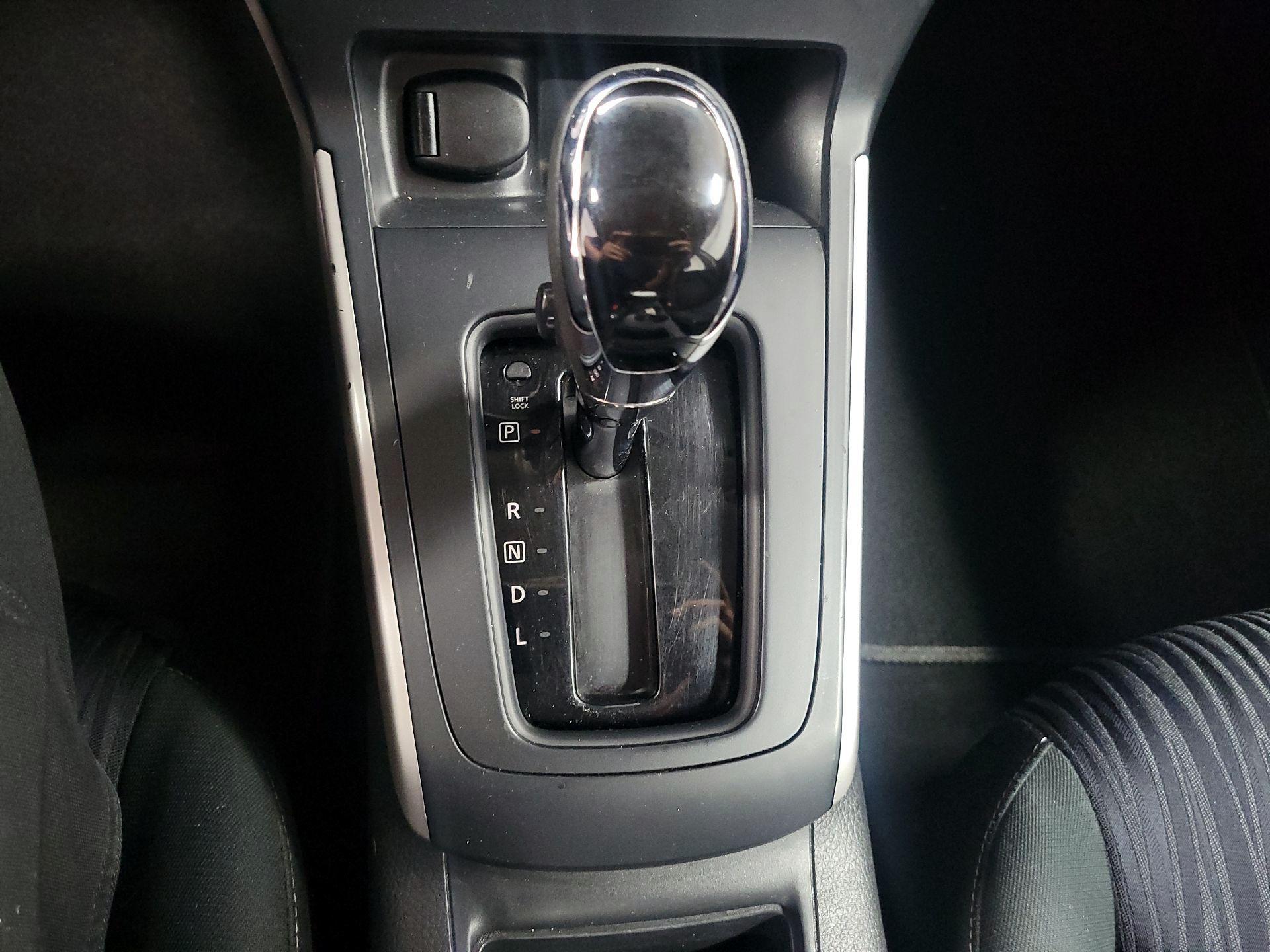 Thumbnail: 2019 Nissan Sentra - 17