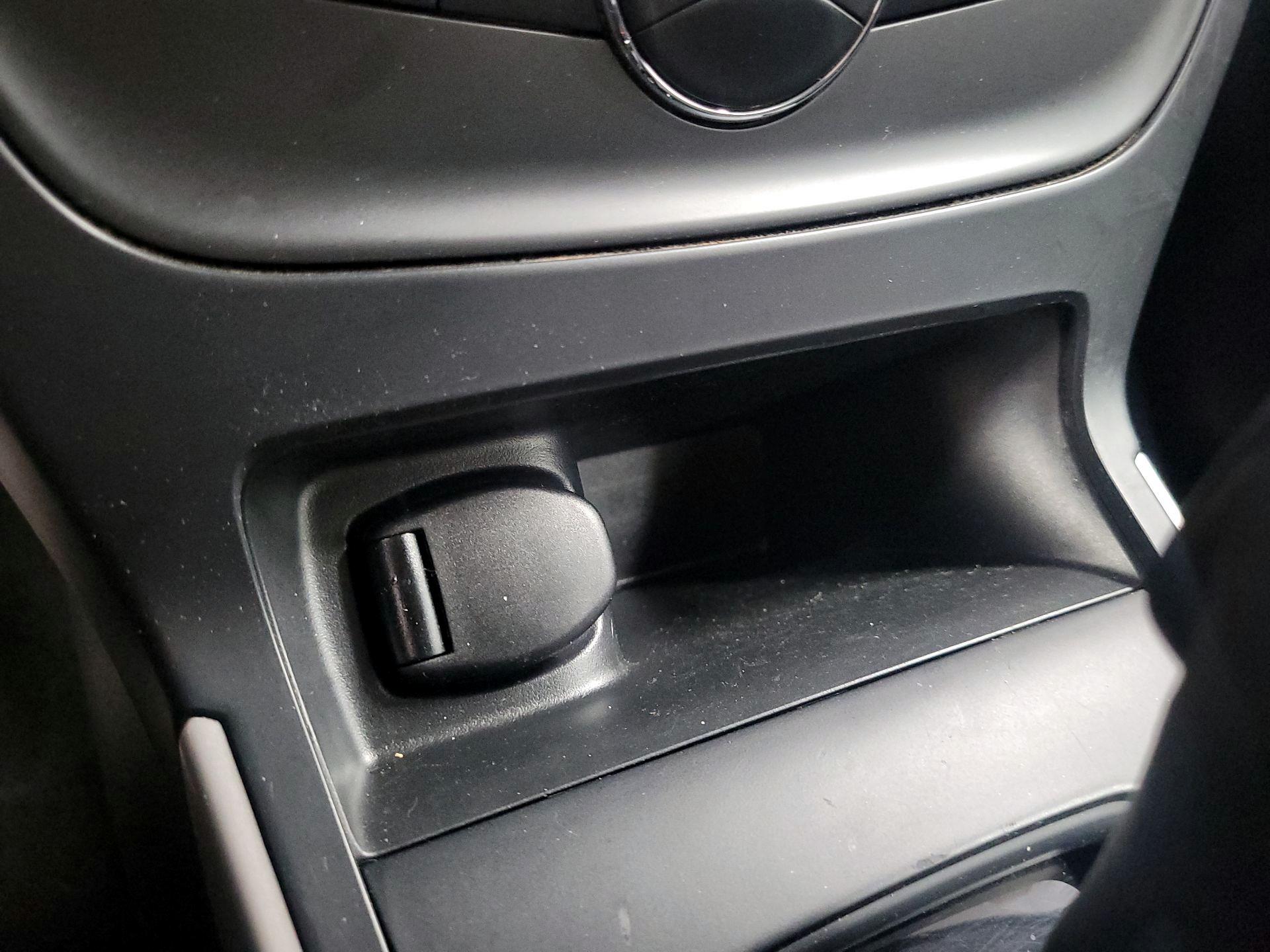 Thumbnail: 2019 Nissan Sentra - 18