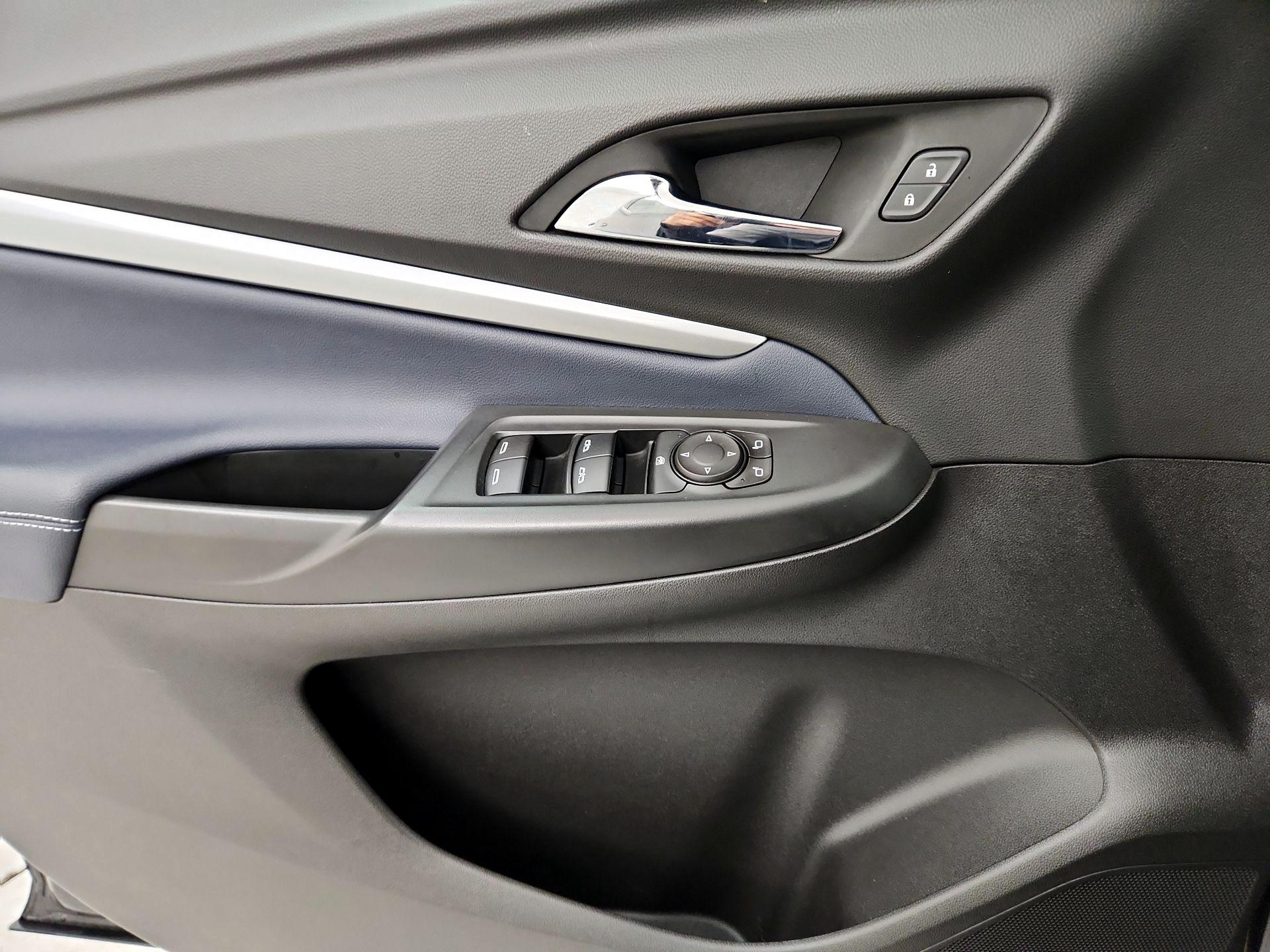 Thumbnail: 2023 Chevrolet Bolt EUV - 12