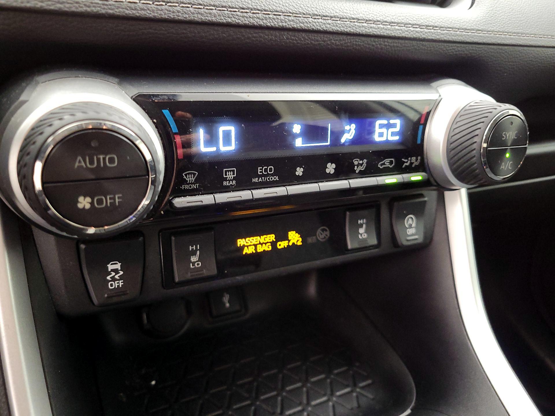 Thumbnail: 2021 Toyota RAV4 - 16
