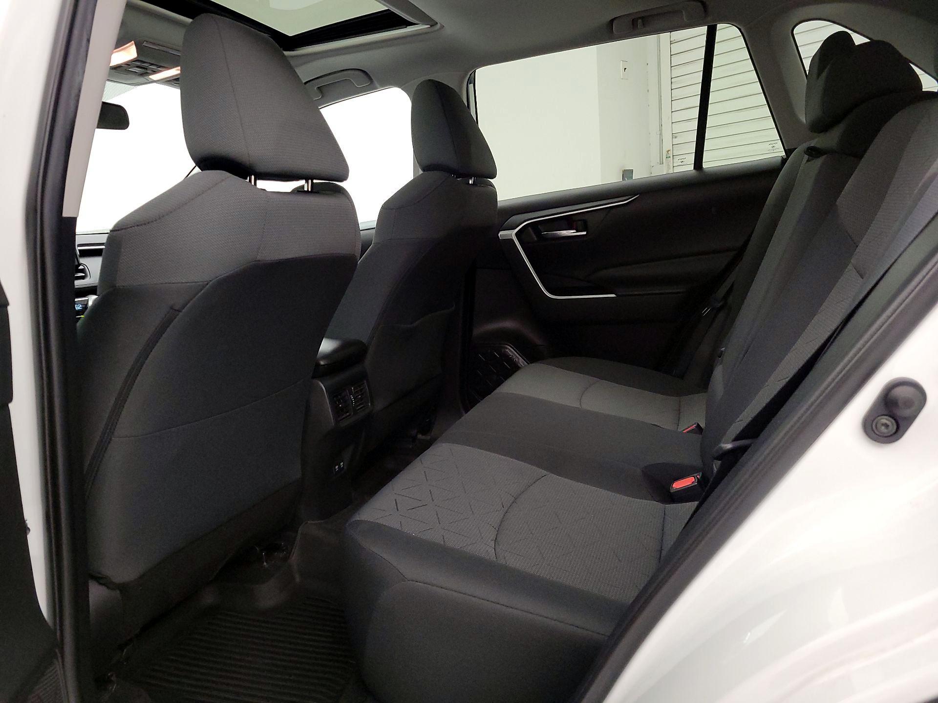 Thumbnail: 2021 Toyota RAV4 - 20