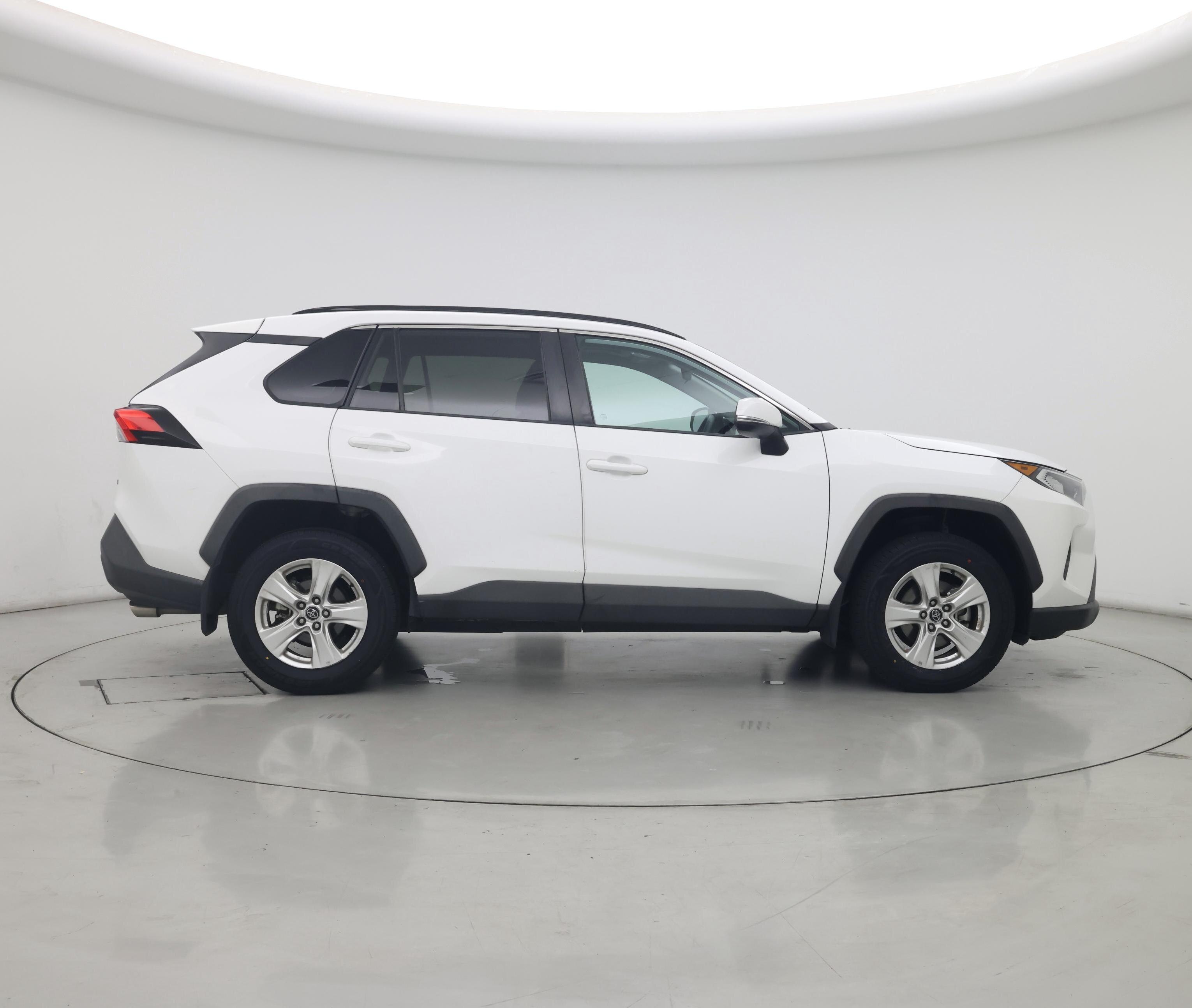 Thumbnail: 2021 Toyota RAV4 - 7
