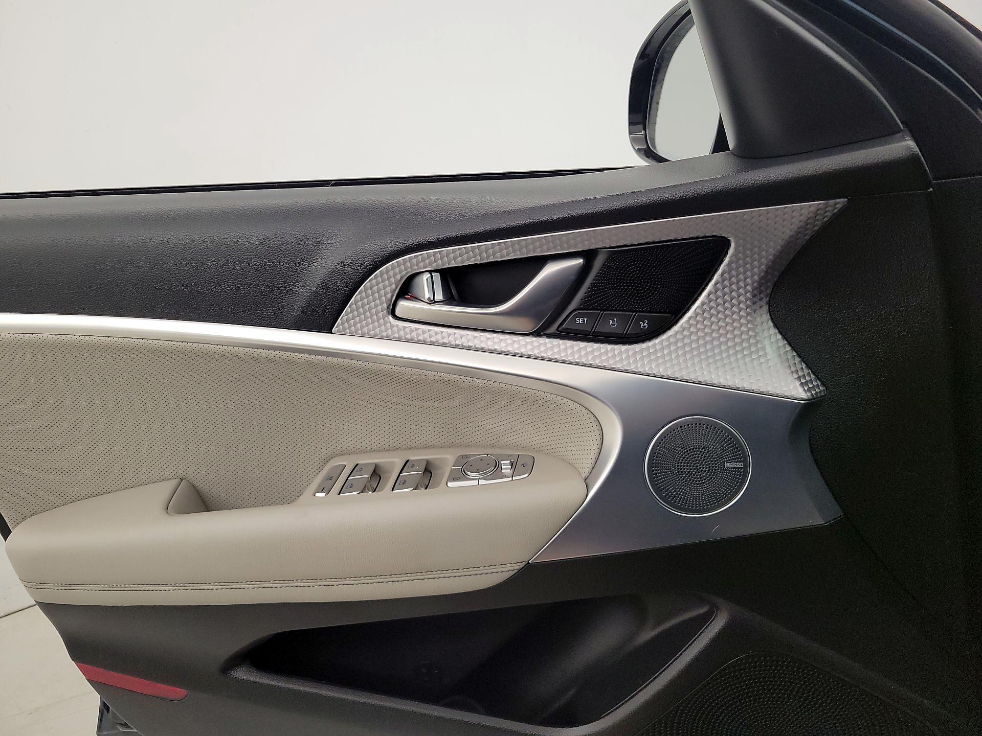 Thumbnail: 2023 Genesis G70 - 12