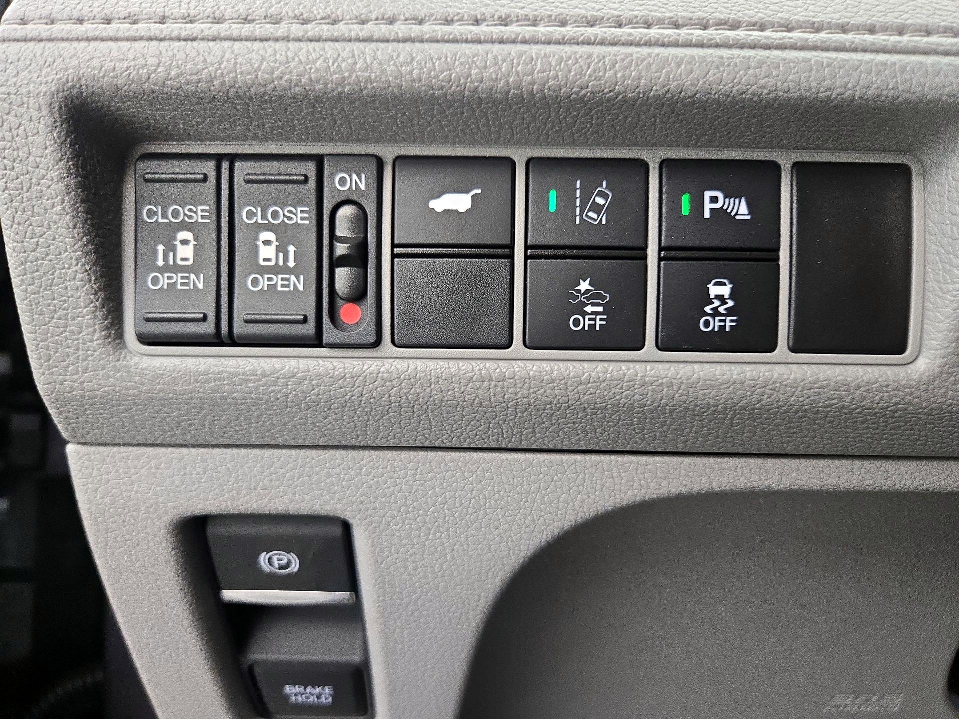 Thumbnail: 2019 Honda Odyssey - 13