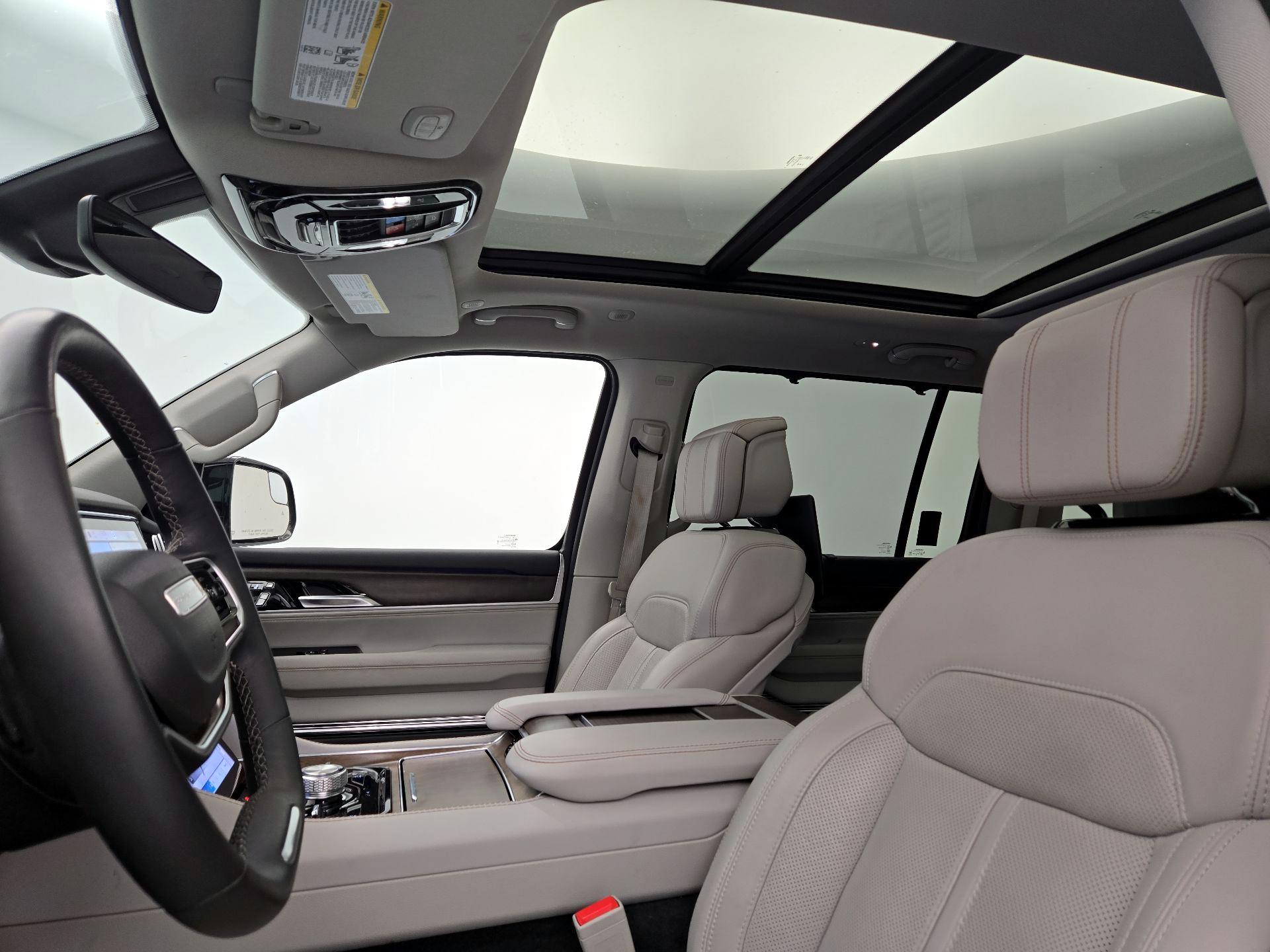 Thumbnail: 2023 Jeep Grand Wagoneer - 20