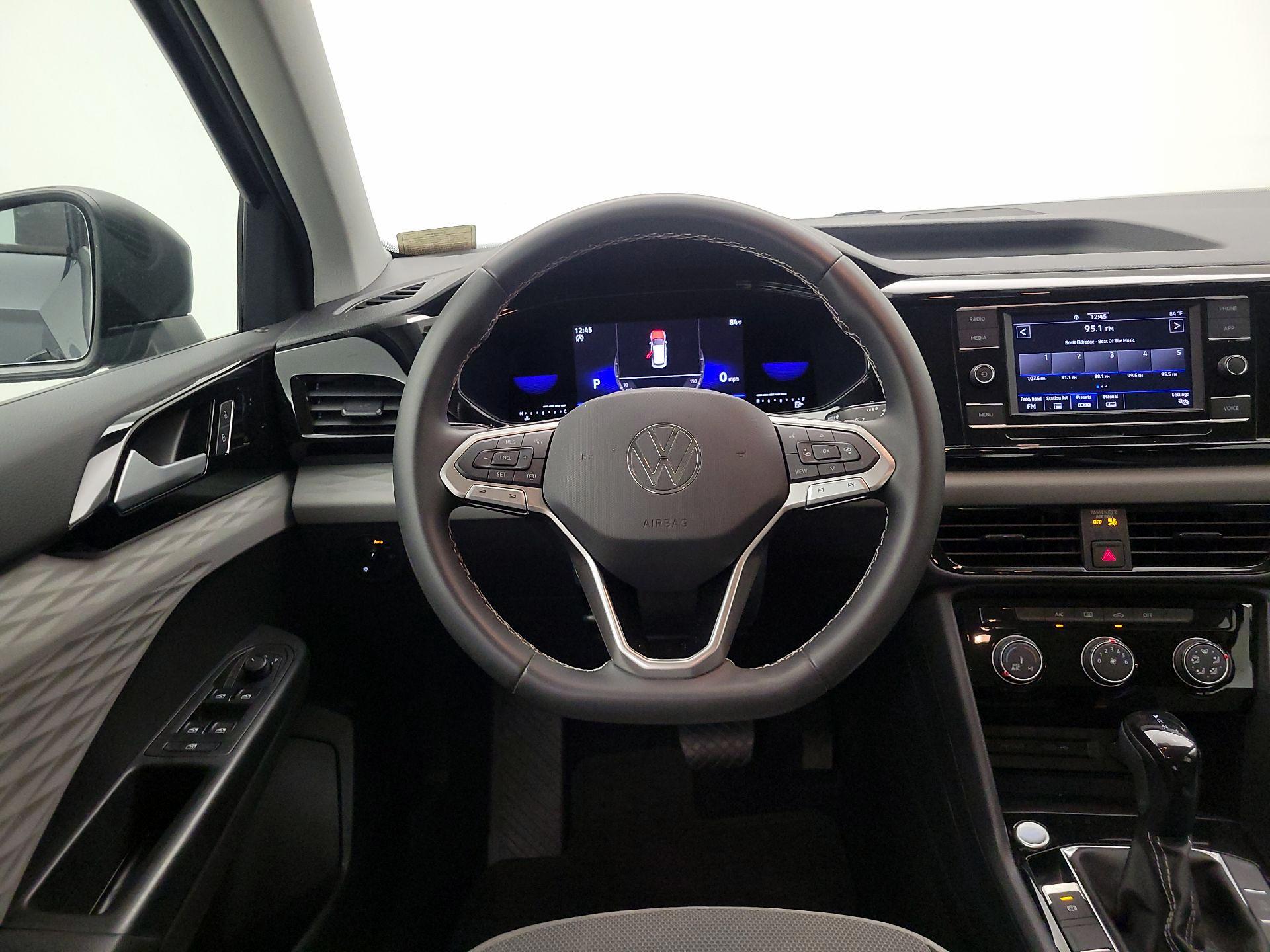 Thumbnail: 2023 Volkswagen Taos - 10