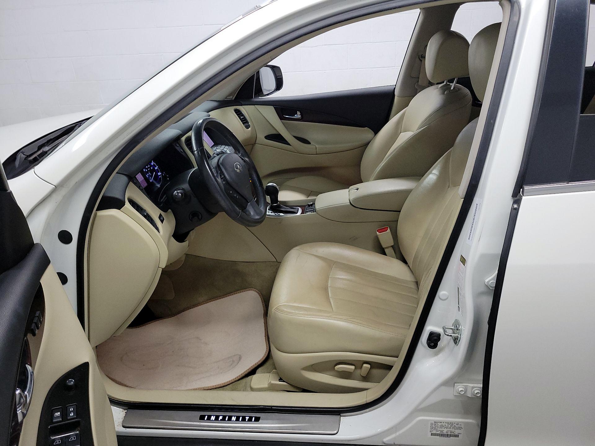 Thumbnail: 2016 INFINITI QX50 - 11