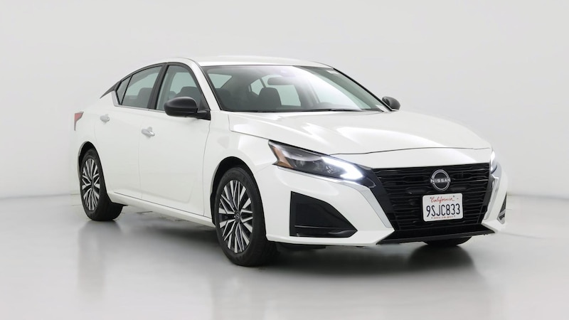 2025 Nissan Altima SV Hero Image