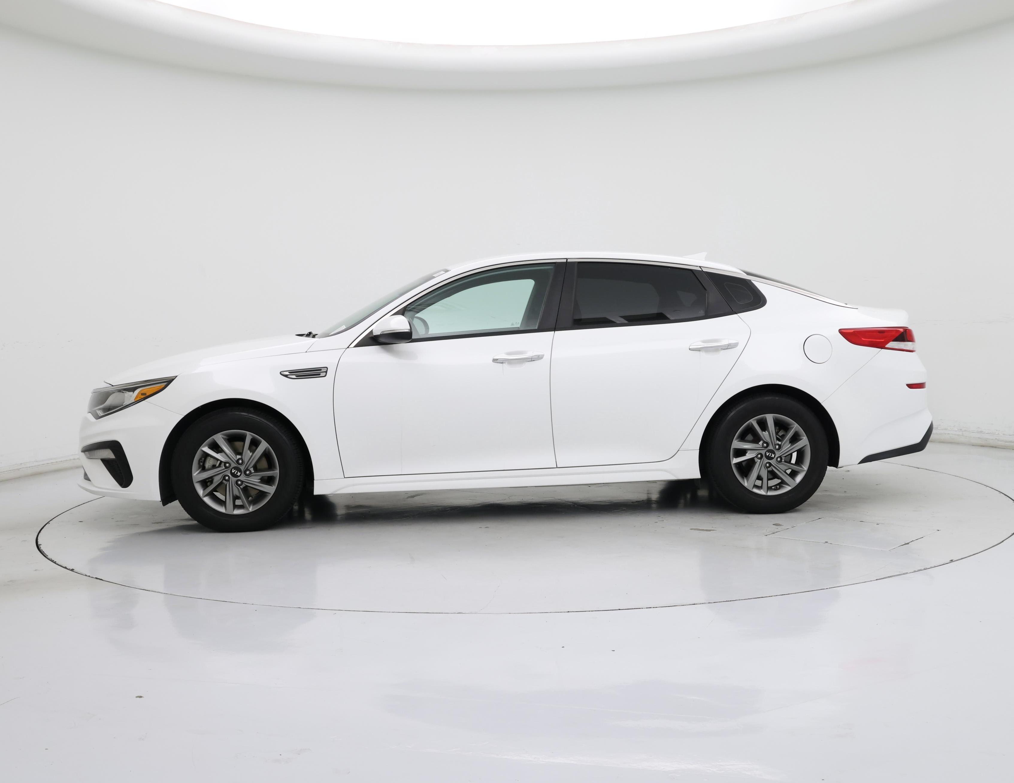 Thumbnail: 2019 Kia Optima - 3