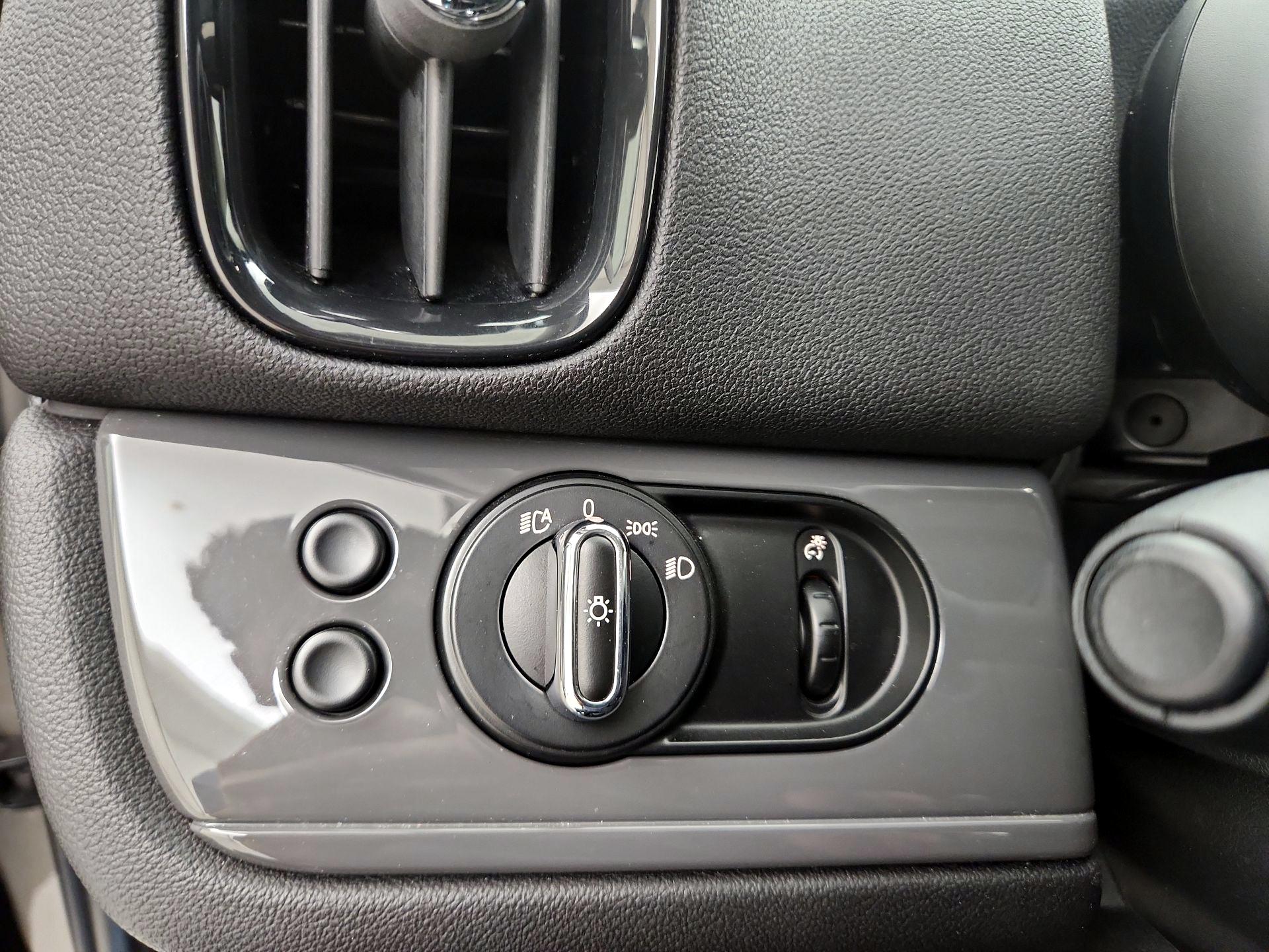 Thumbnail: 2017 MINI Cooper Countryman - 13