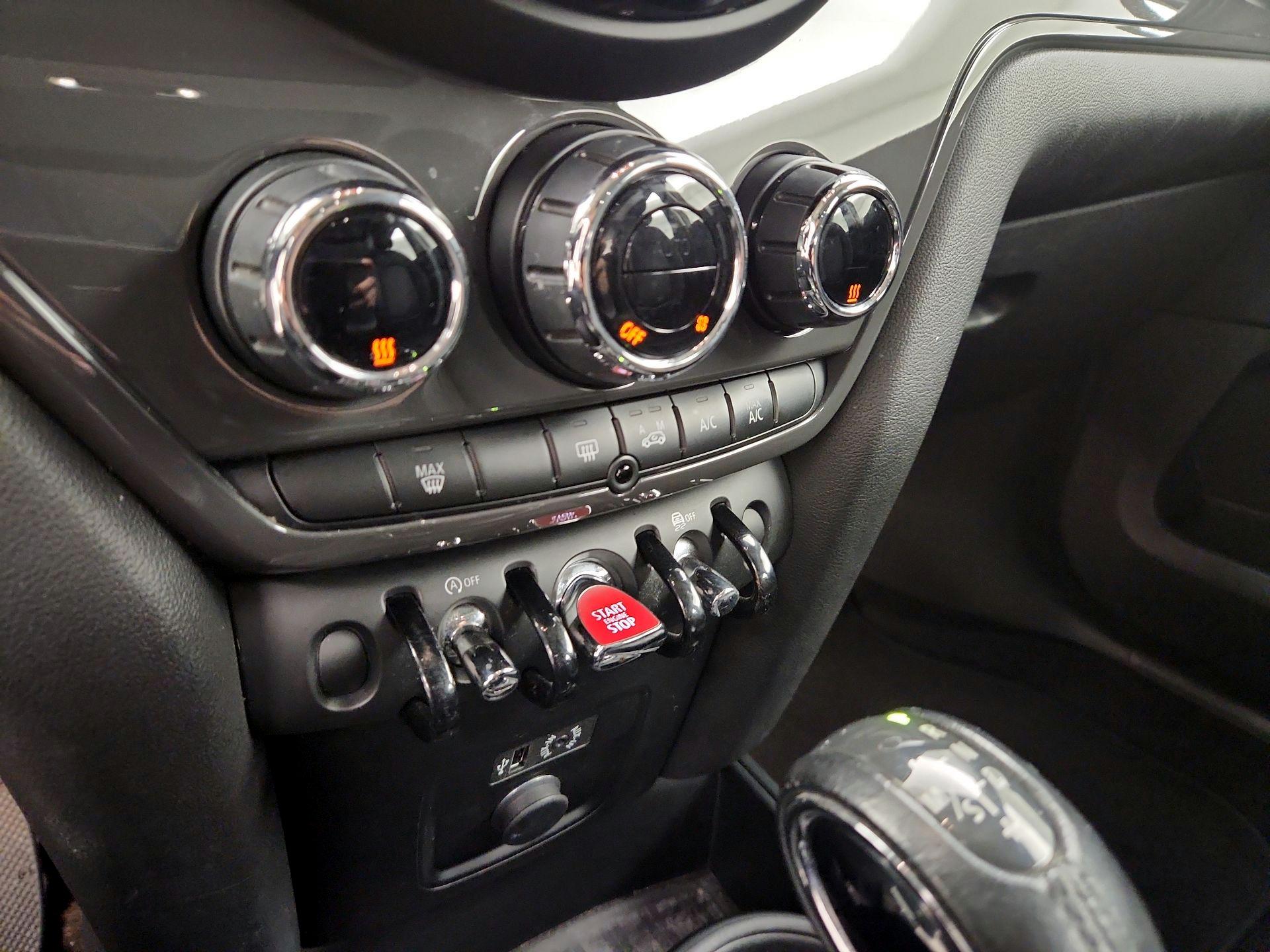 Thumbnail: 2017 MINI Cooper Countryman - 16