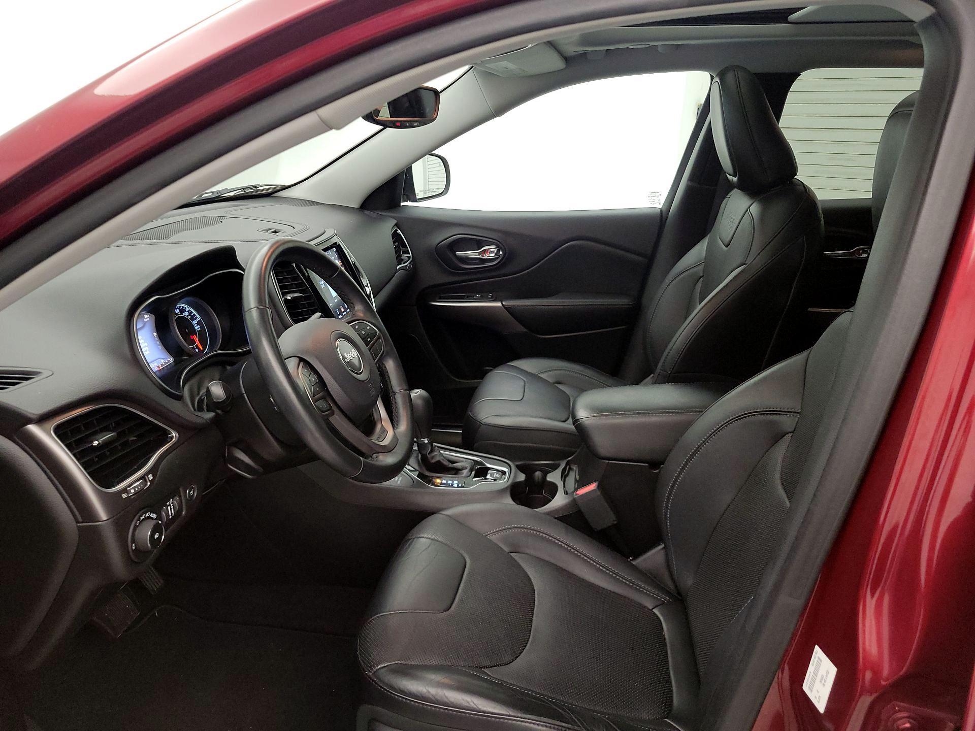 Thumbnail: 2019 Jeep Cherokee - 11