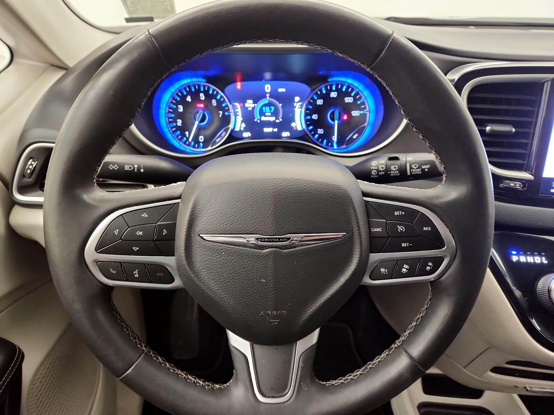 Thumbnail: 2022 Chrysler Pacifica - 10