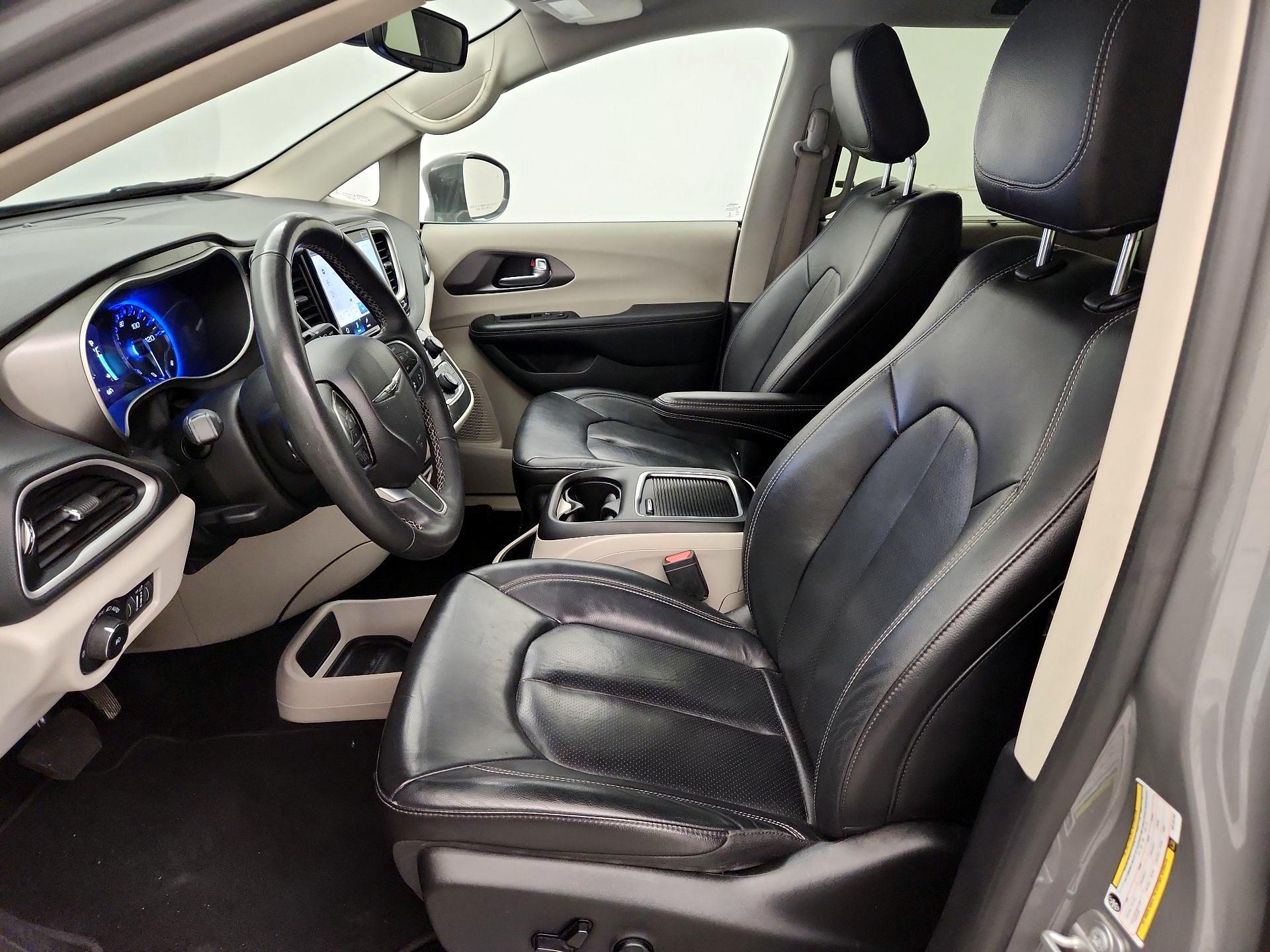 Thumbnail: 2022 Chrysler Pacifica - 11