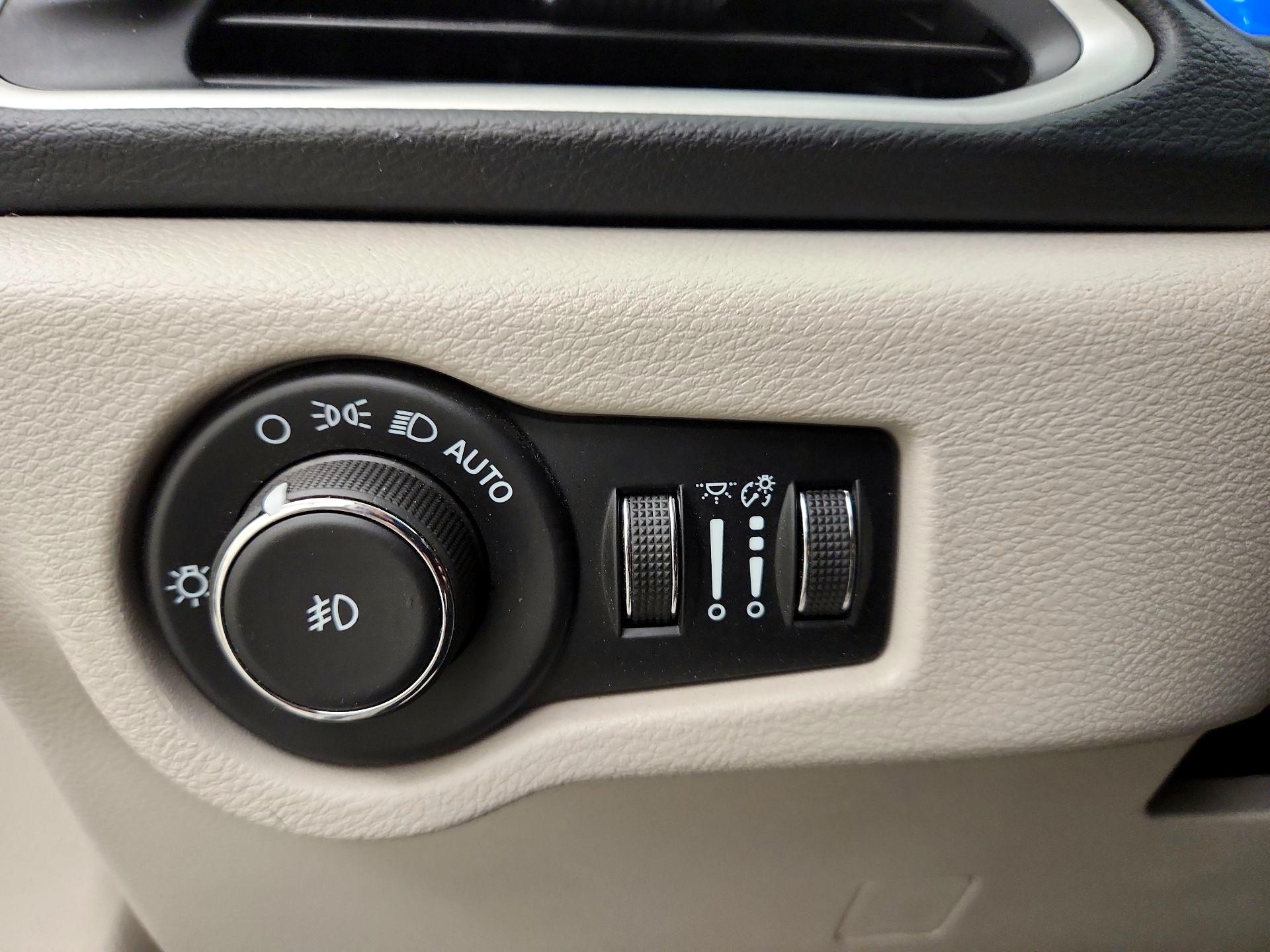 Thumbnail: 2022 Chrysler Pacifica - 13