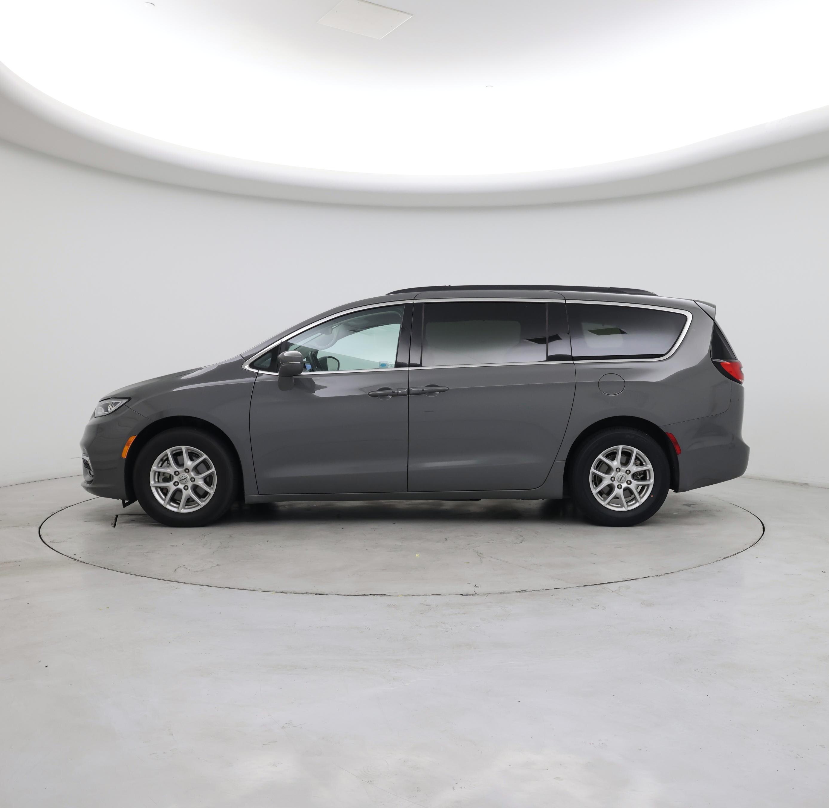 Thumbnail: 2022 Chrysler Pacifica - 3