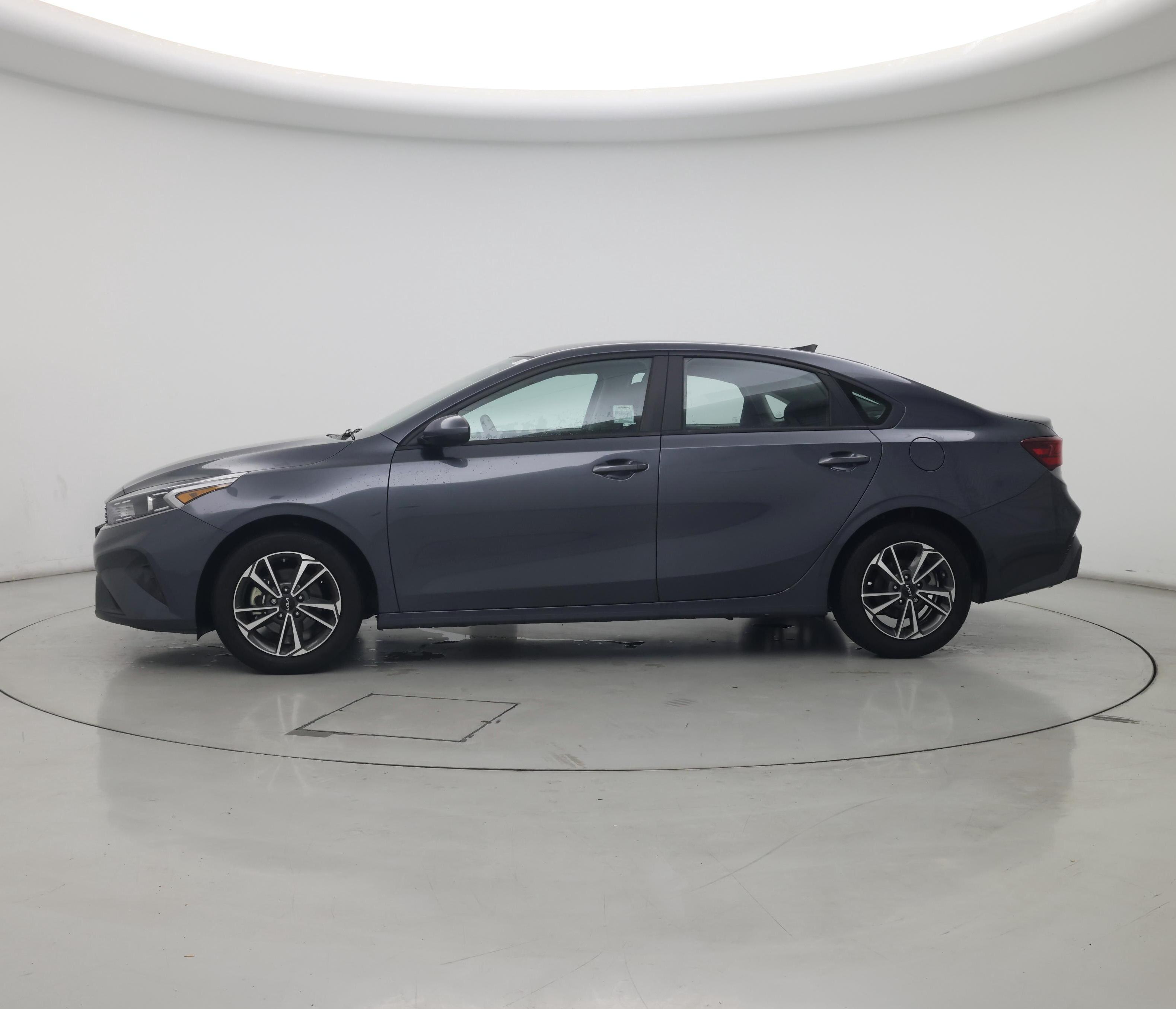 Thumbnail: 2023 Kia Forte - 3