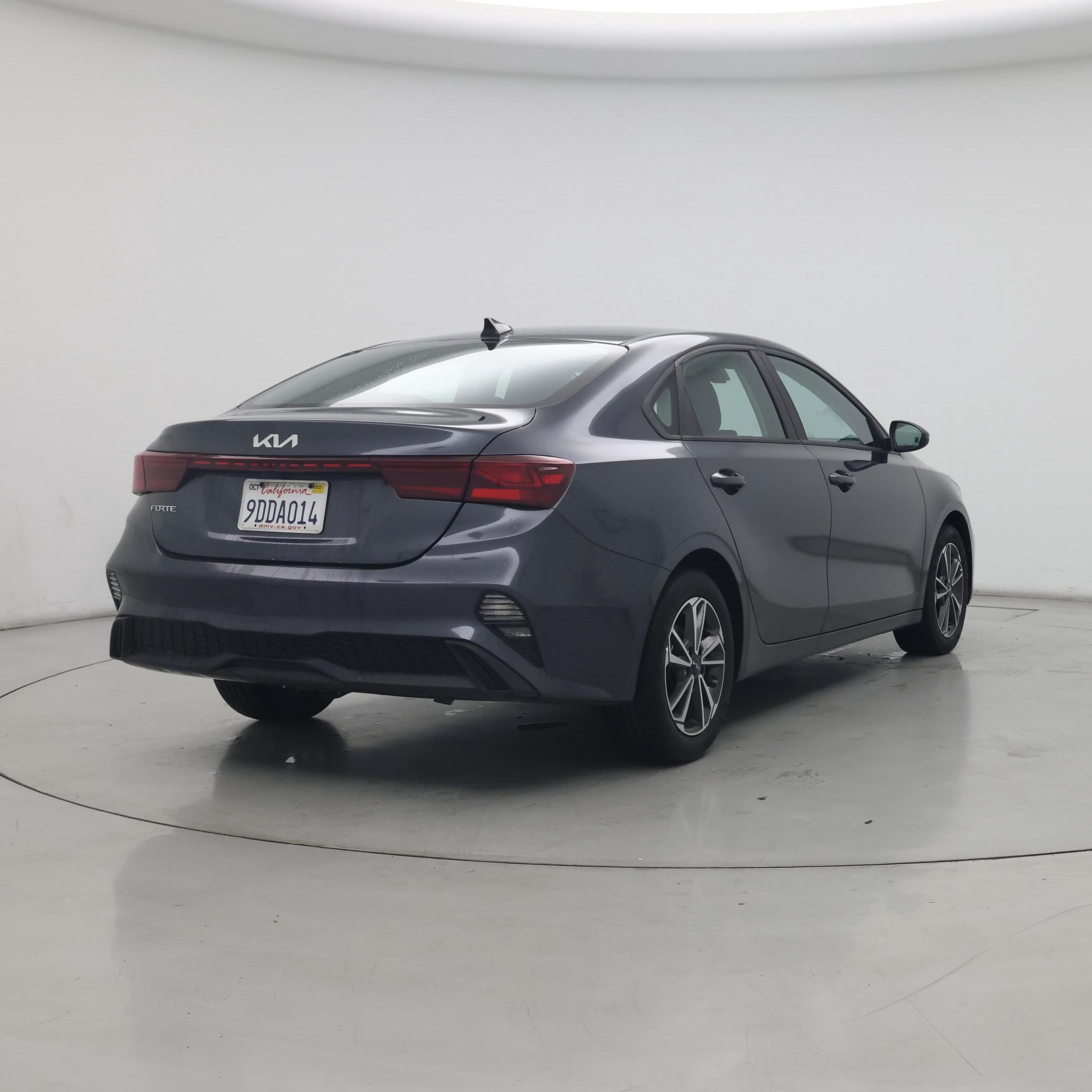 Thumbnail: 2023 Kia Forte - 8