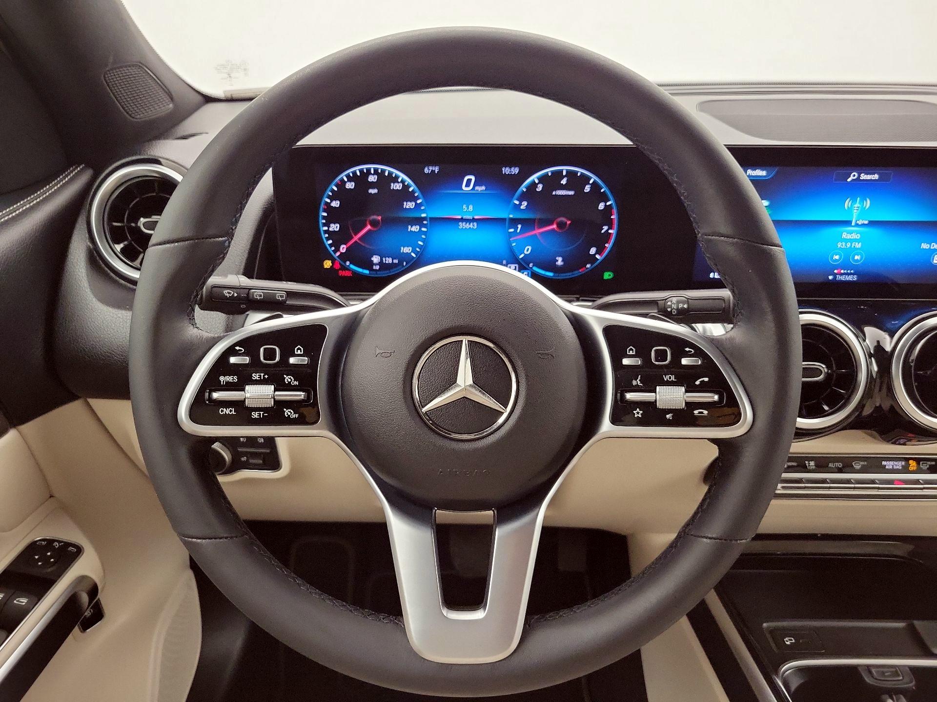 Thumbnail: 2022 Mercedes-Benz GLB - 10
