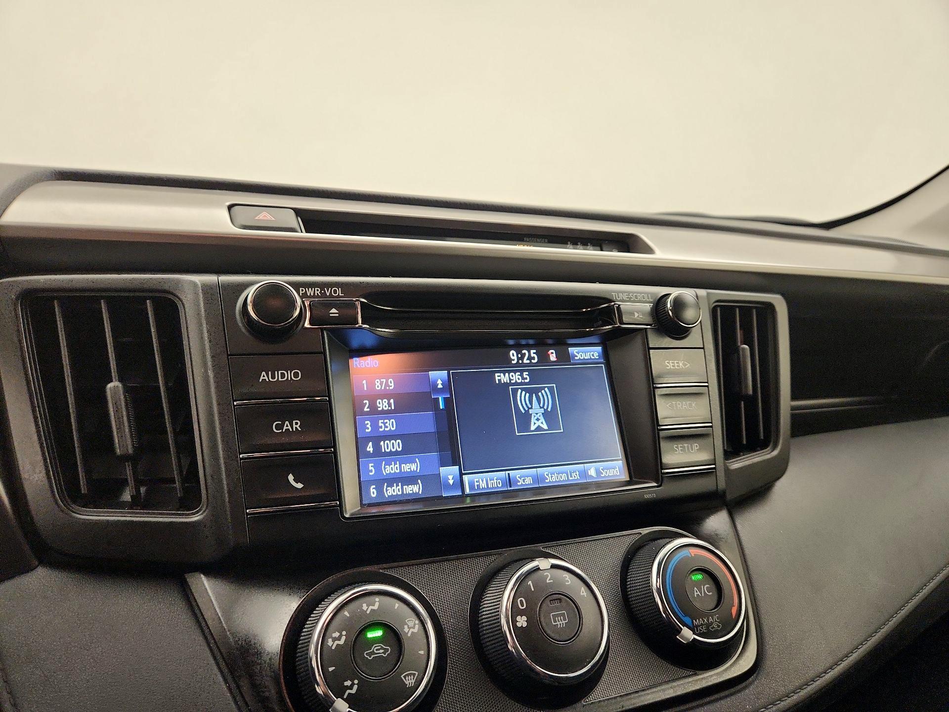 Thumbnail: 2018 Toyota RAV4 - 15