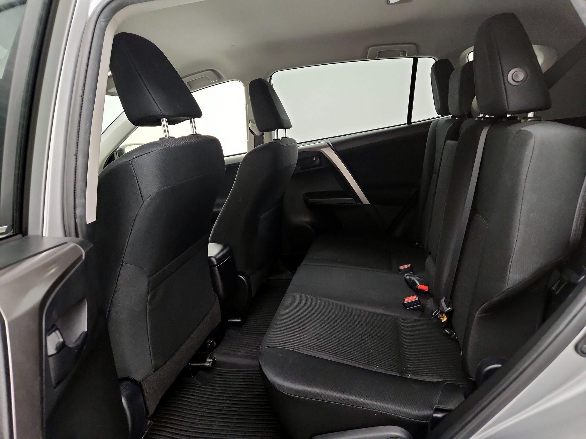 Thumbnail: 2018 Toyota RAV4 - 19