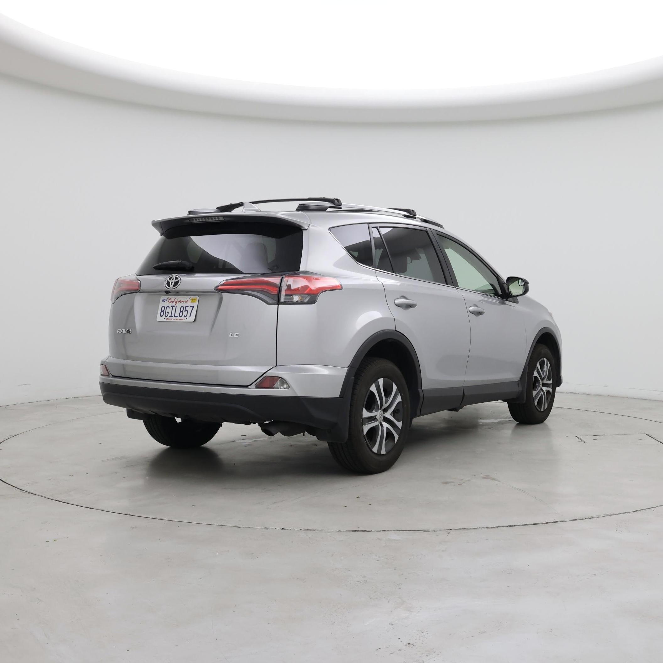 Thumbnail: 2018 Toyota RAV4 - 8