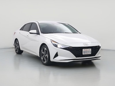 White 2023 Hyundai Elantra SEL