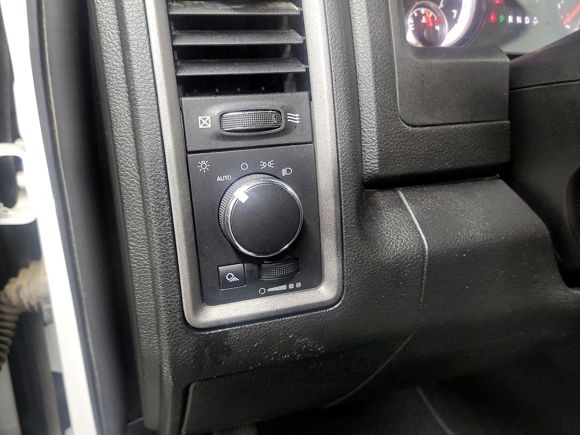 Thumbnail: 2021 RAM 1500 Classic - 13