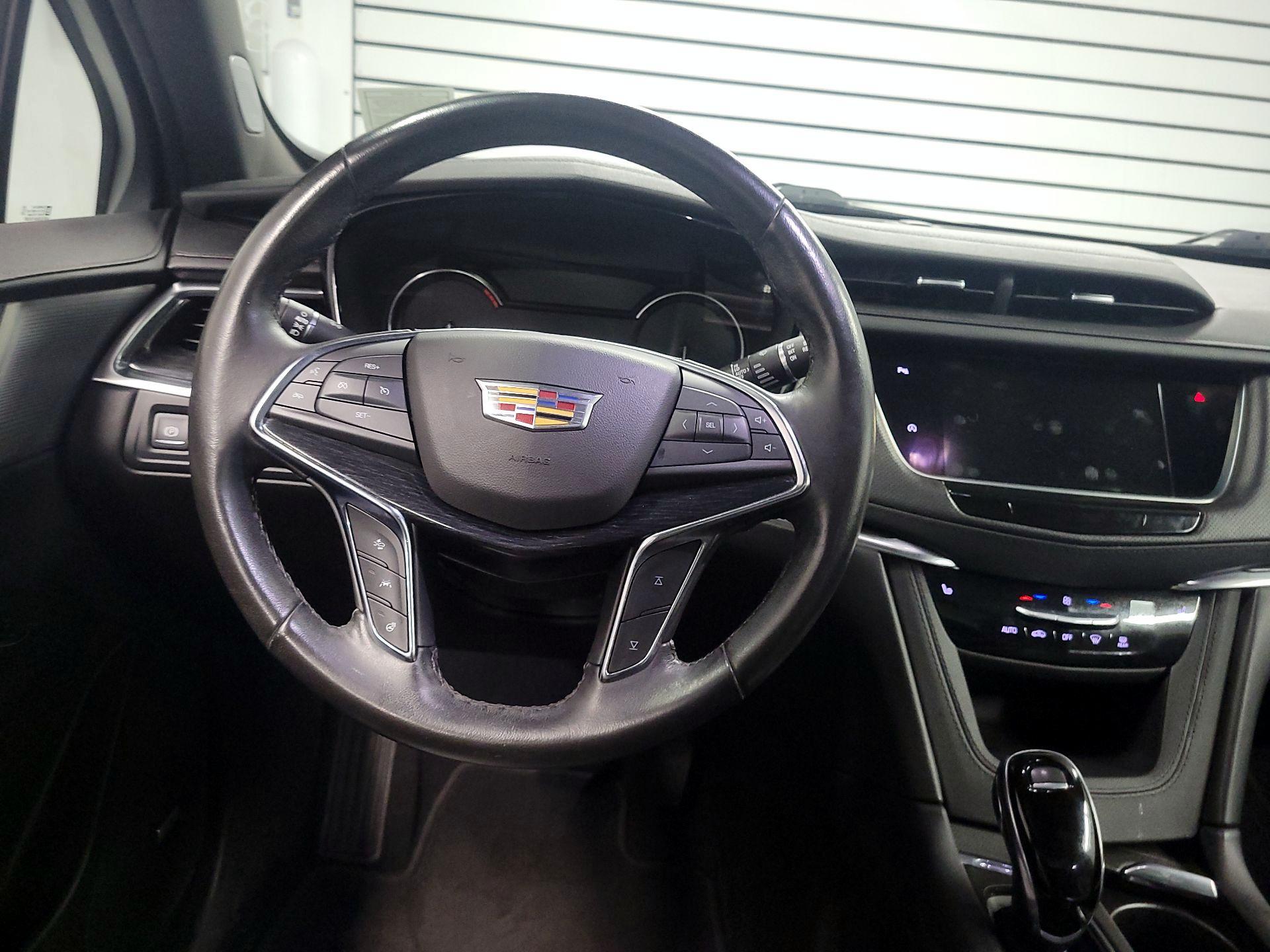 Thumbnail: 2020 Cadillac XT5 - 10