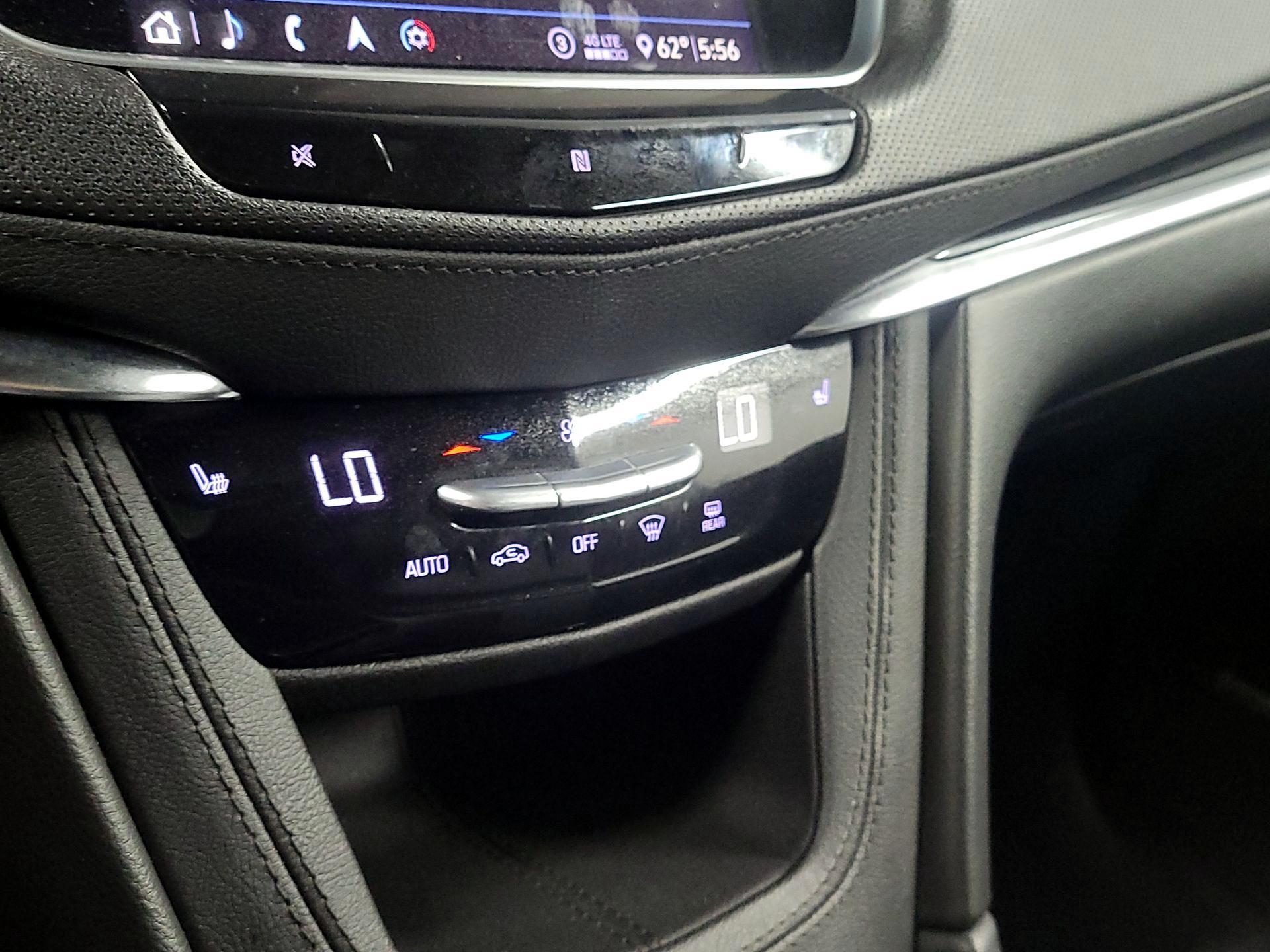 Thumbnail: 2020 Cadillac XT5 - 16