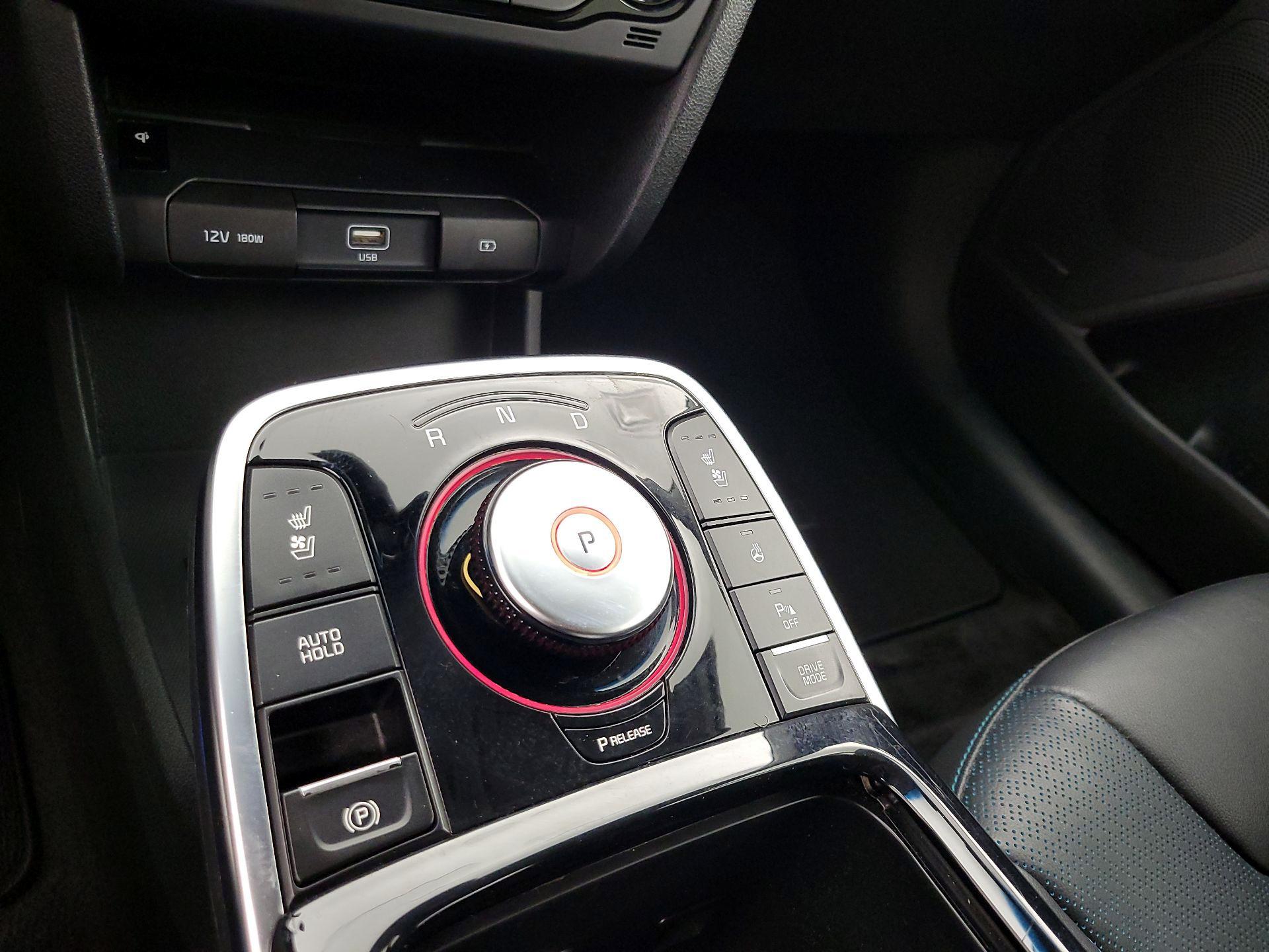 Thumbnail: 2019 Kia Niro - 18