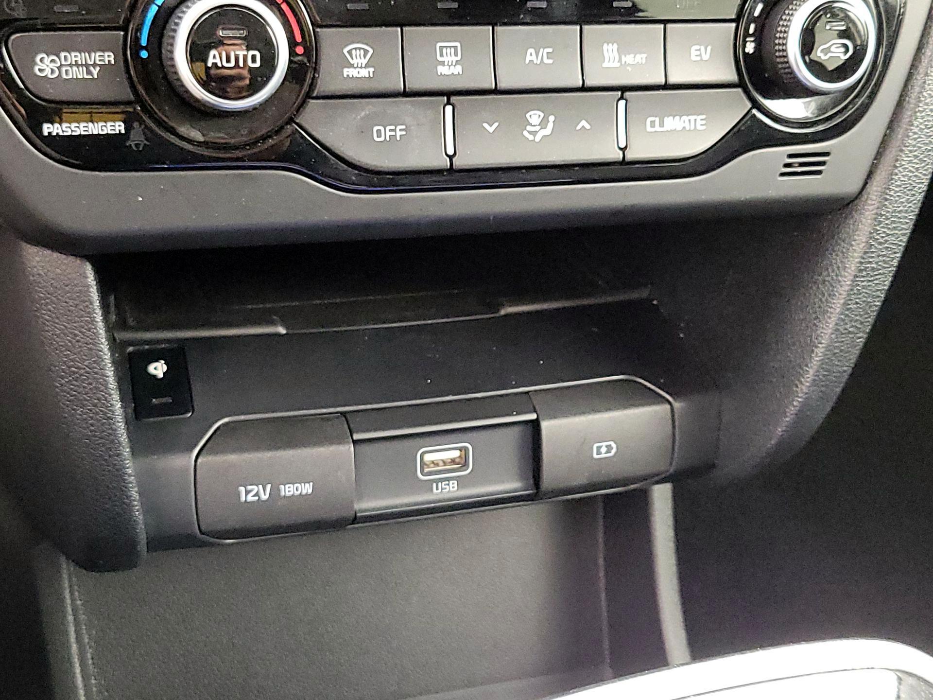 Thumbnail: 2019 Kia Niro - 19