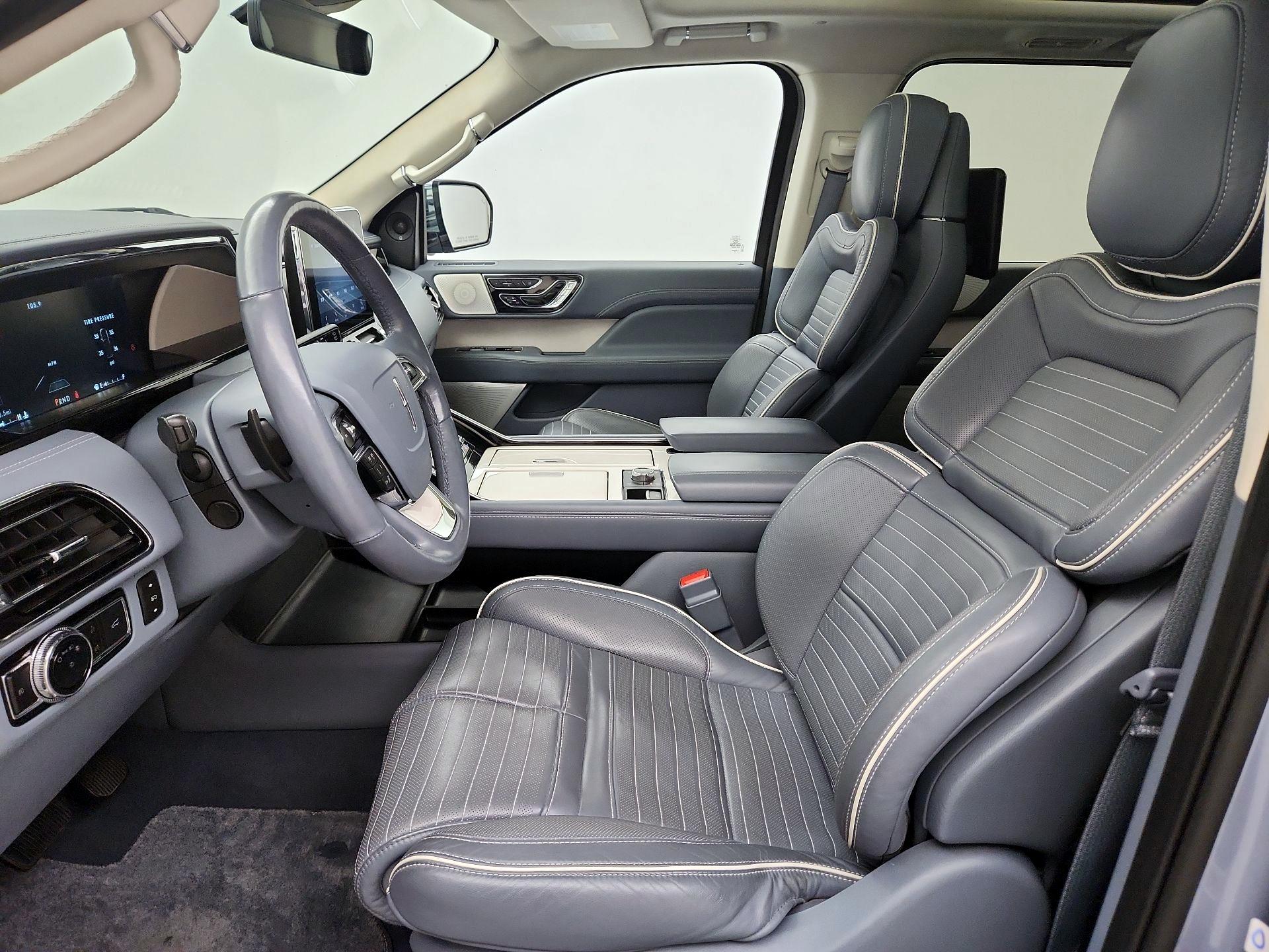 Thumbnail: 2020 Lincoln Navigator L - 11