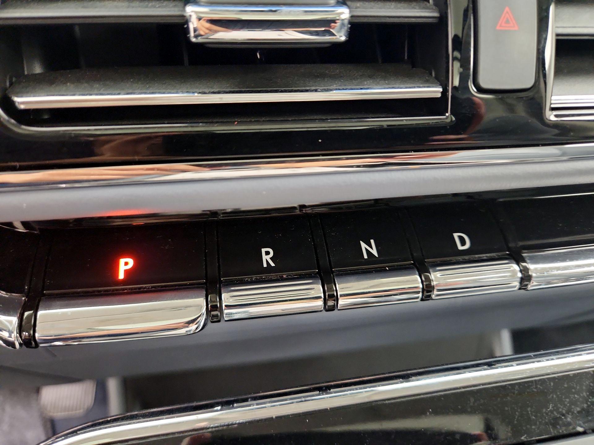Thumbnail: 2020 Lincoln Navigator L - 18
