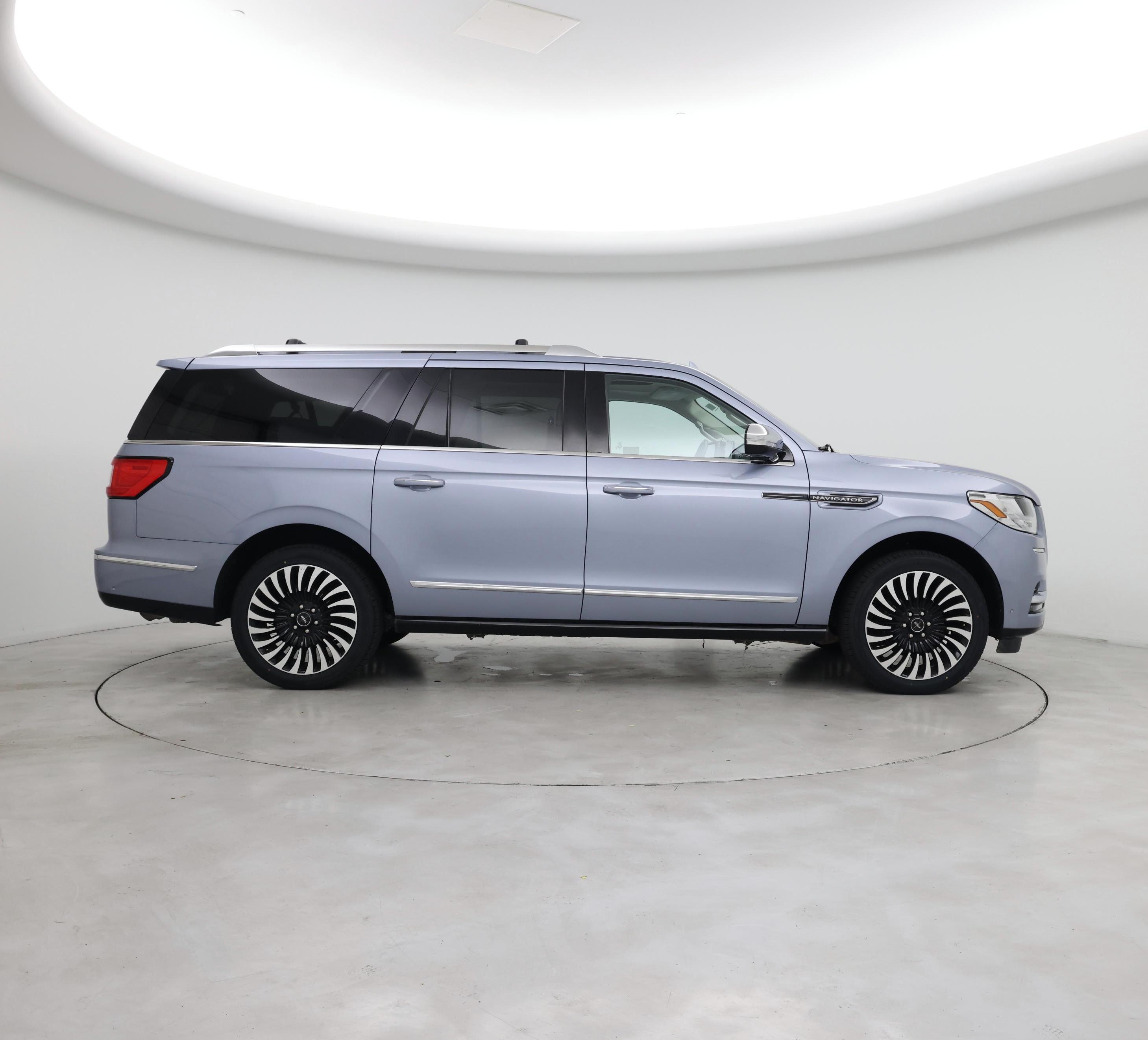 Thumbnail: 2020 Lincoln Navigator L - 7