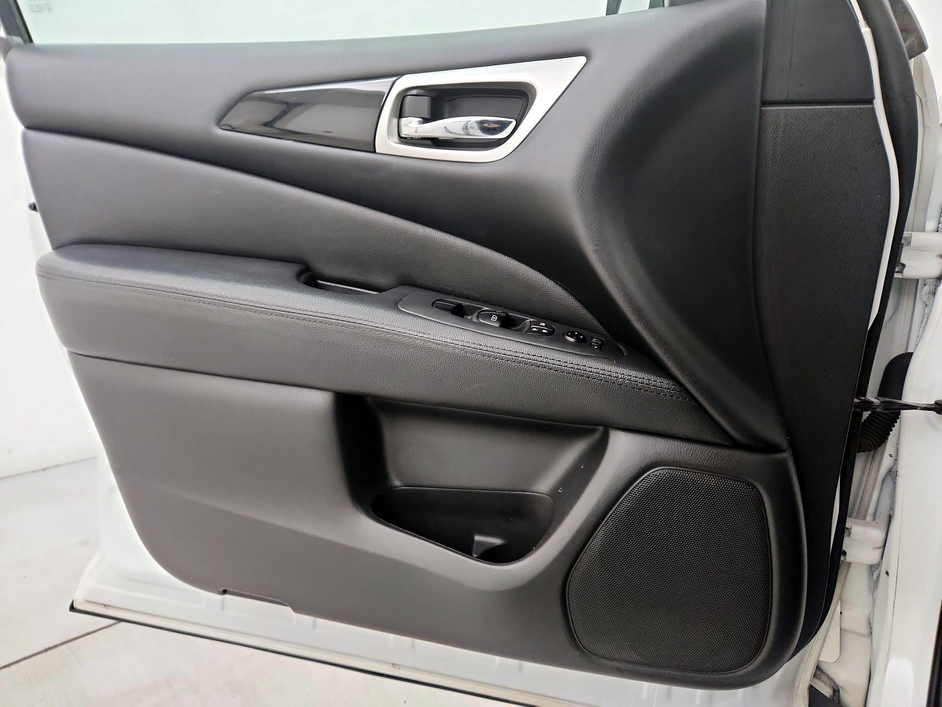 Thumbnail: 2014 Nissan Pathfinder - 12
