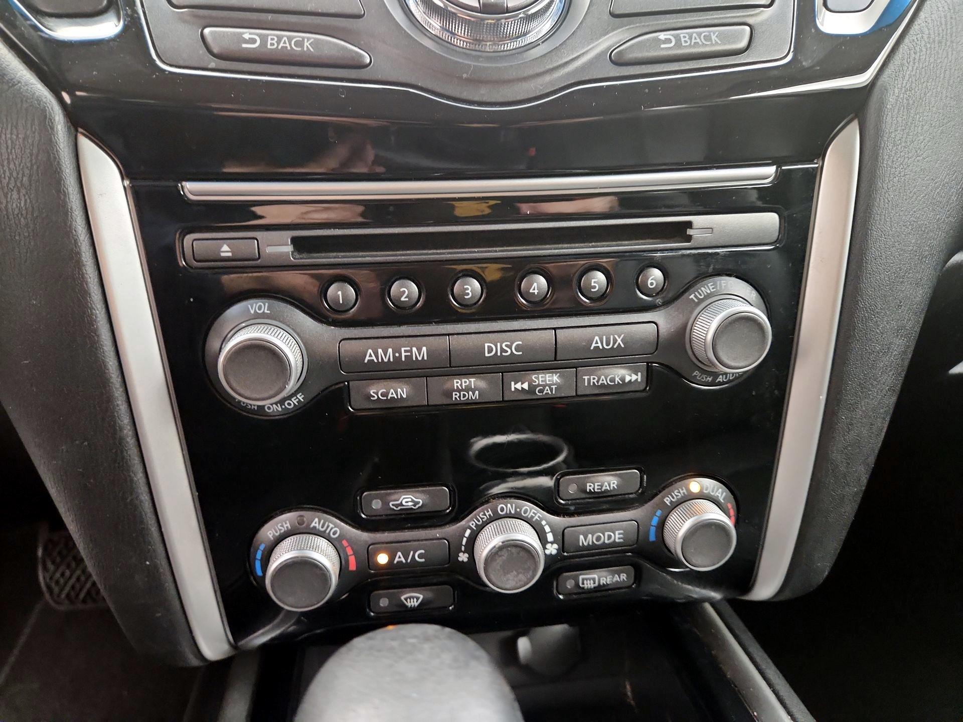 Thumbnail: 2014 Nissan Pathfinder - 16